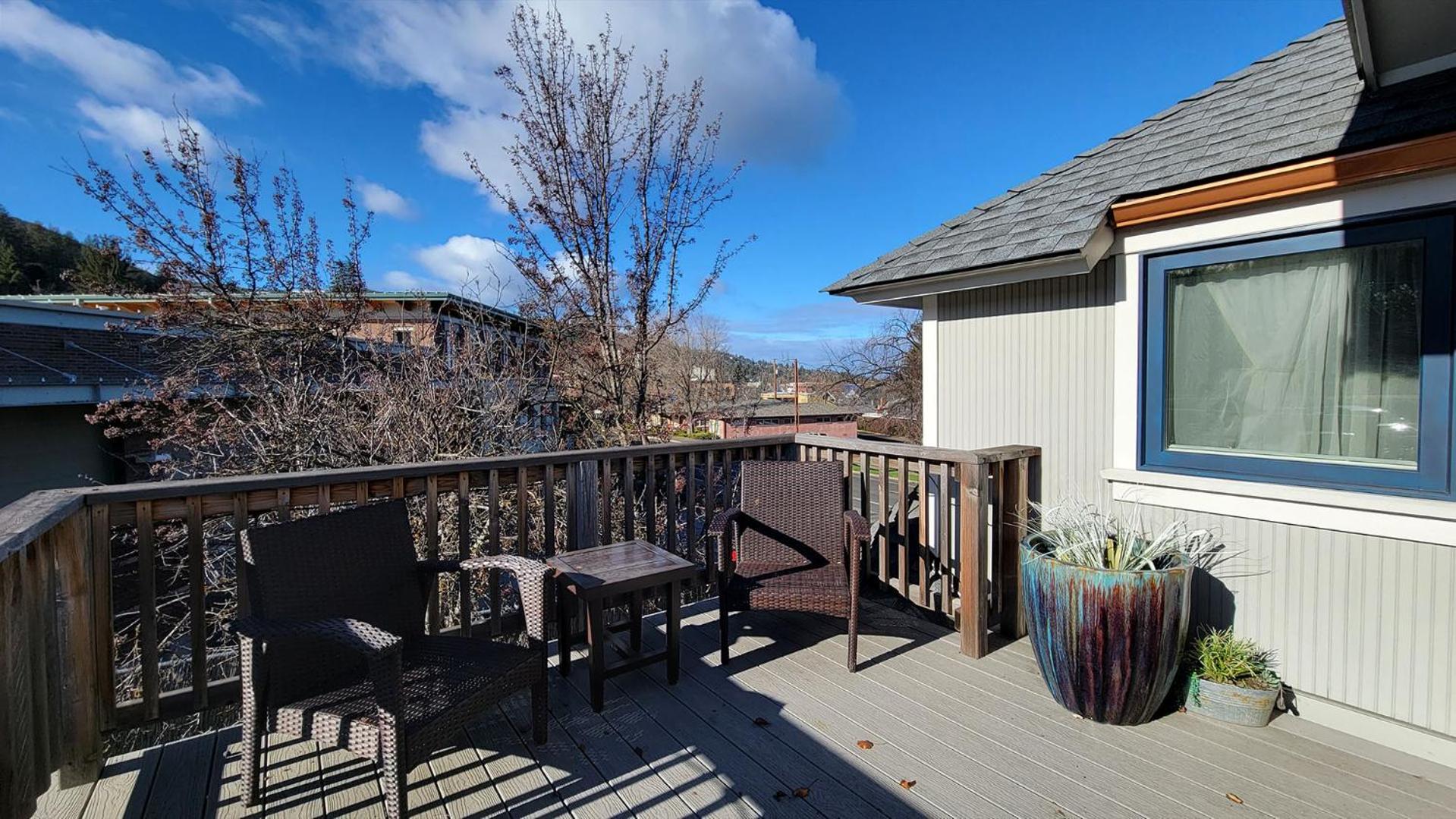 Ashland Vacations - Redtail Inn - 3 Suites Sleeps Up To 12 - Property Image 71