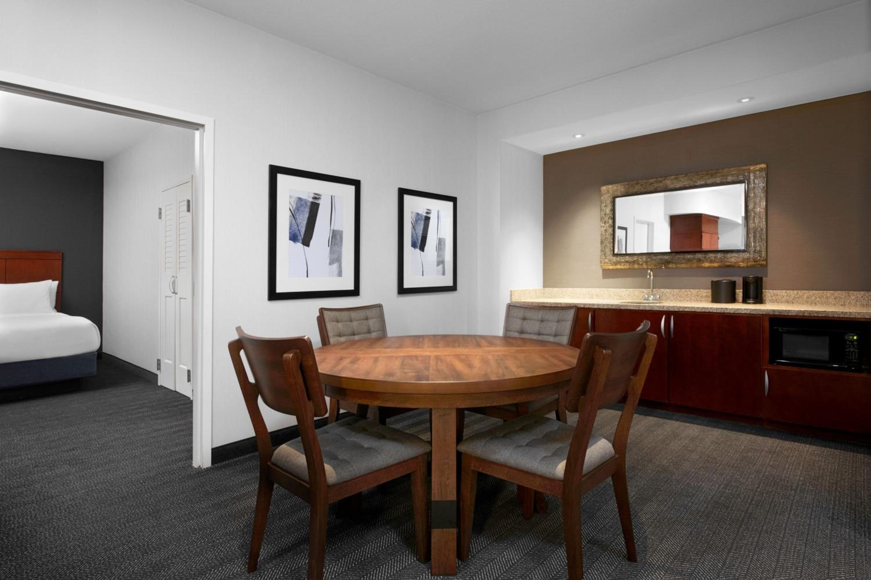 Kansas City Vacations - Courtyard Kansas City at Briarcliff - Property Image 6