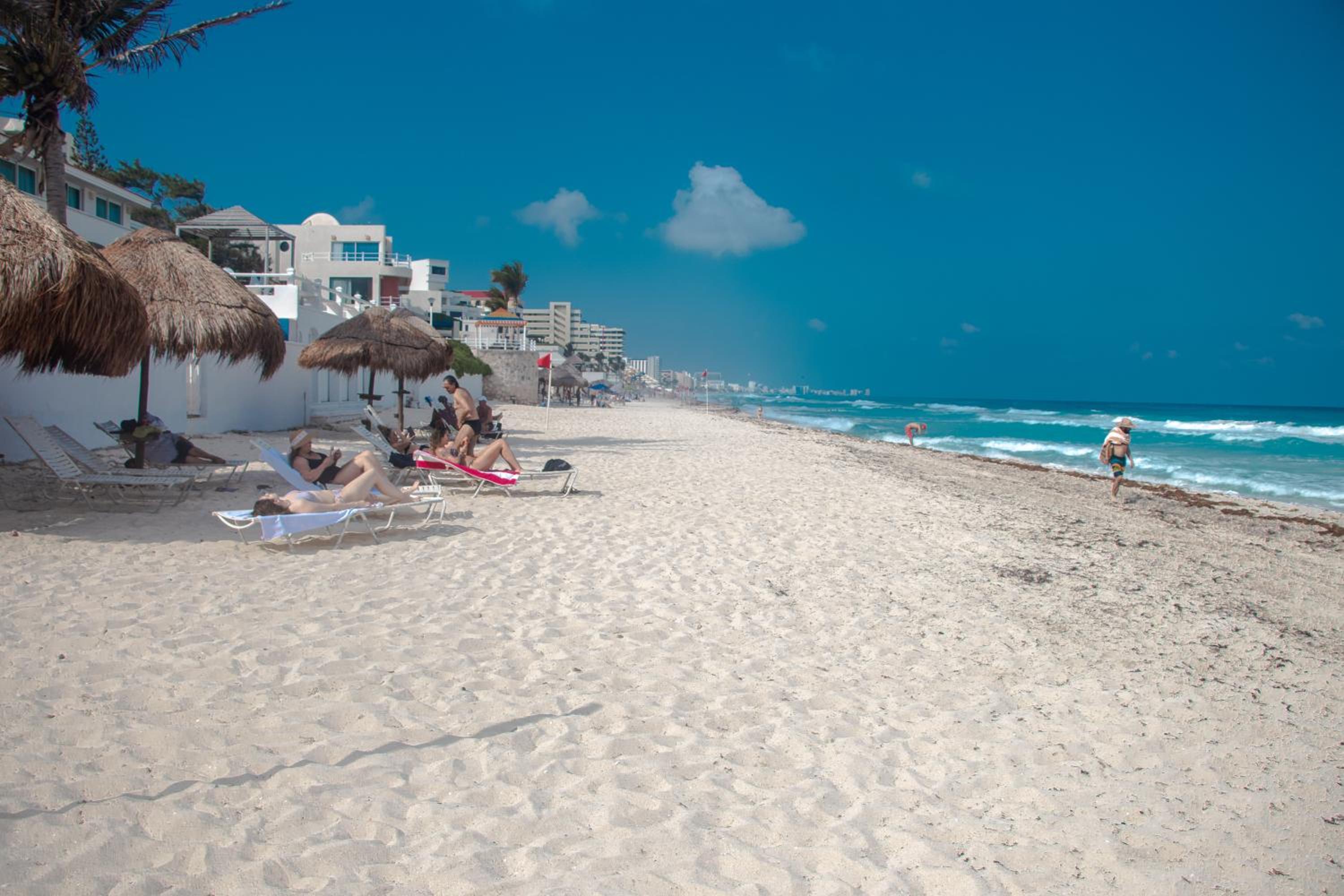 Beachfront apartments Cancun