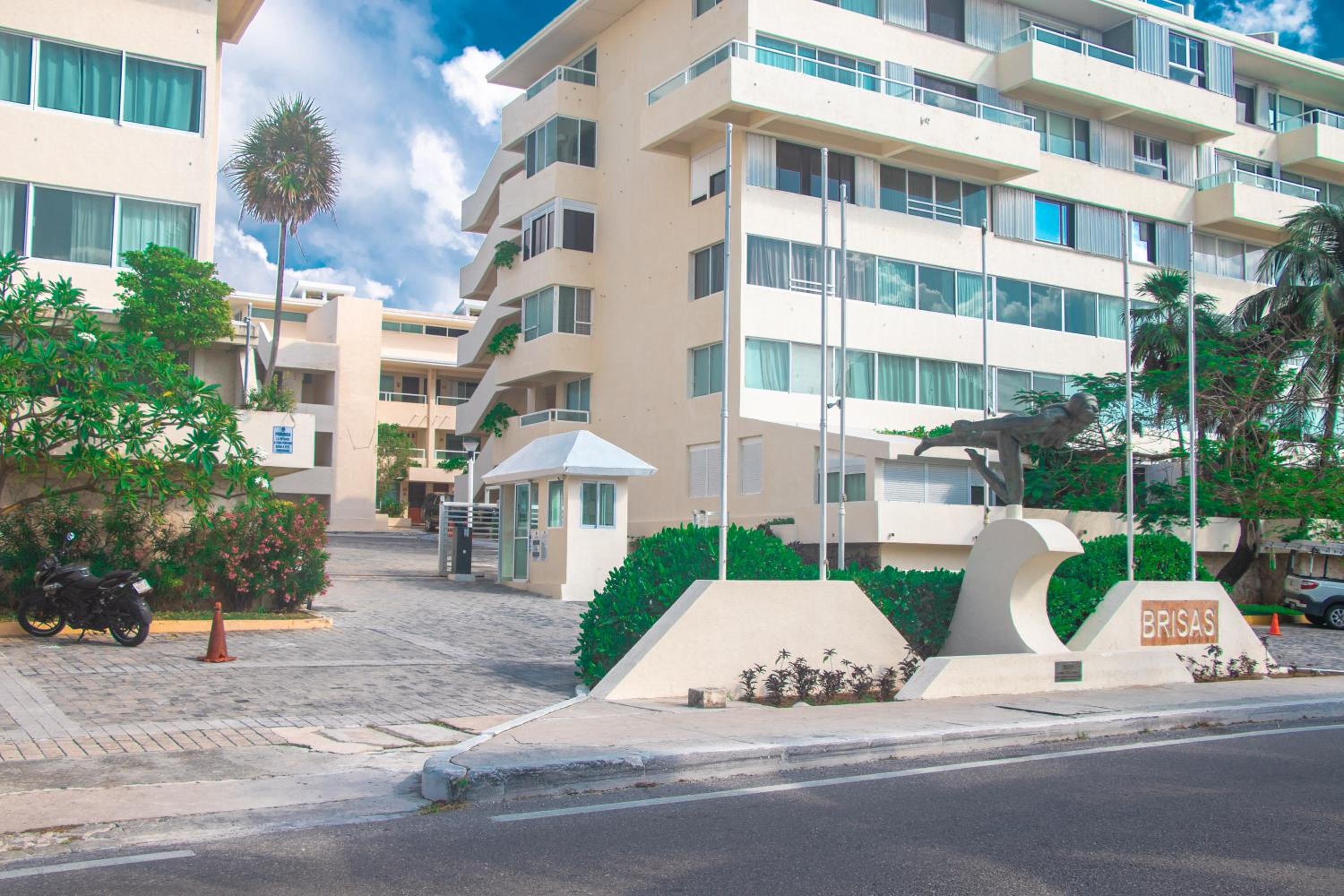 Beachfront apartments Cancun