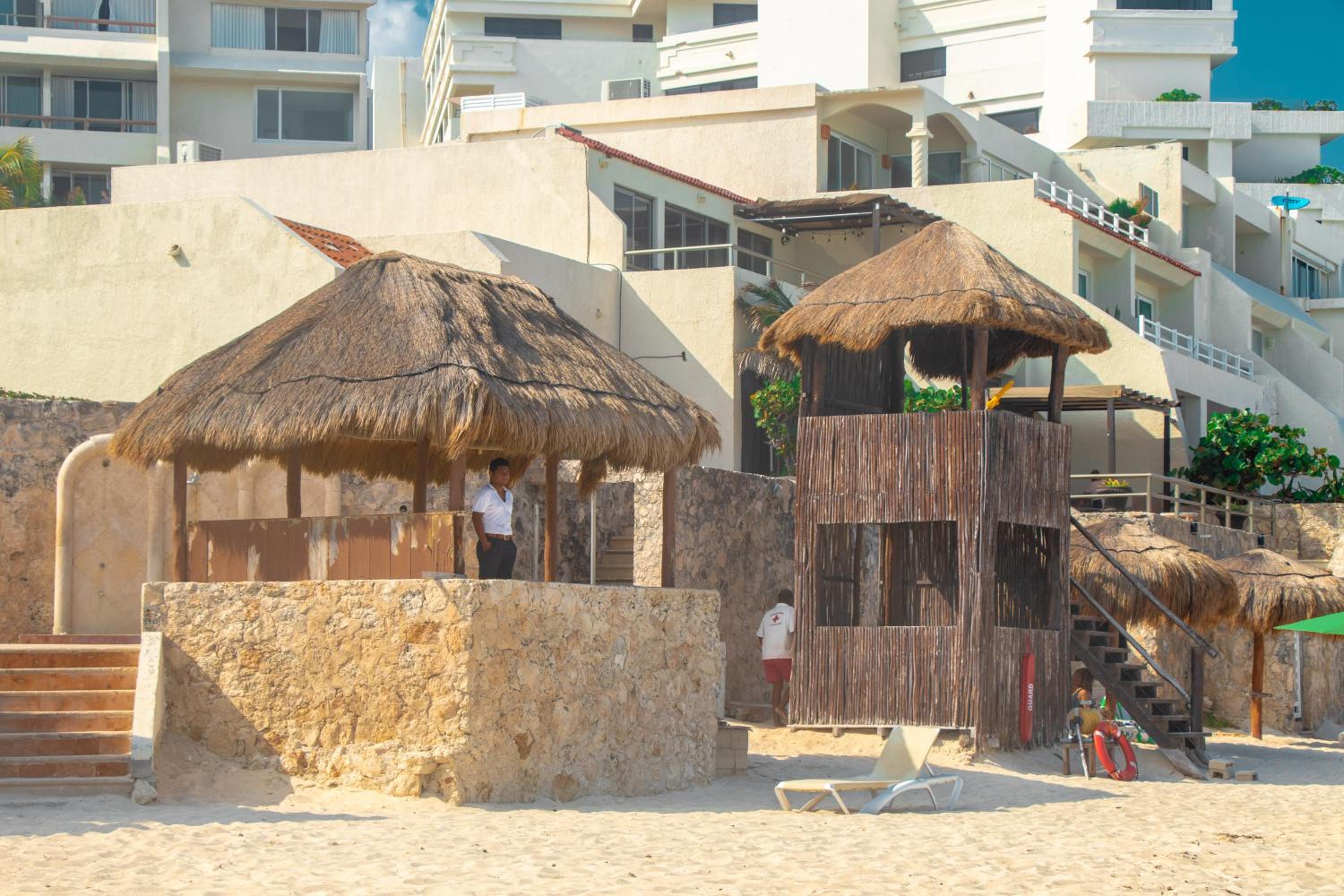 Beachfront apartments Cancun