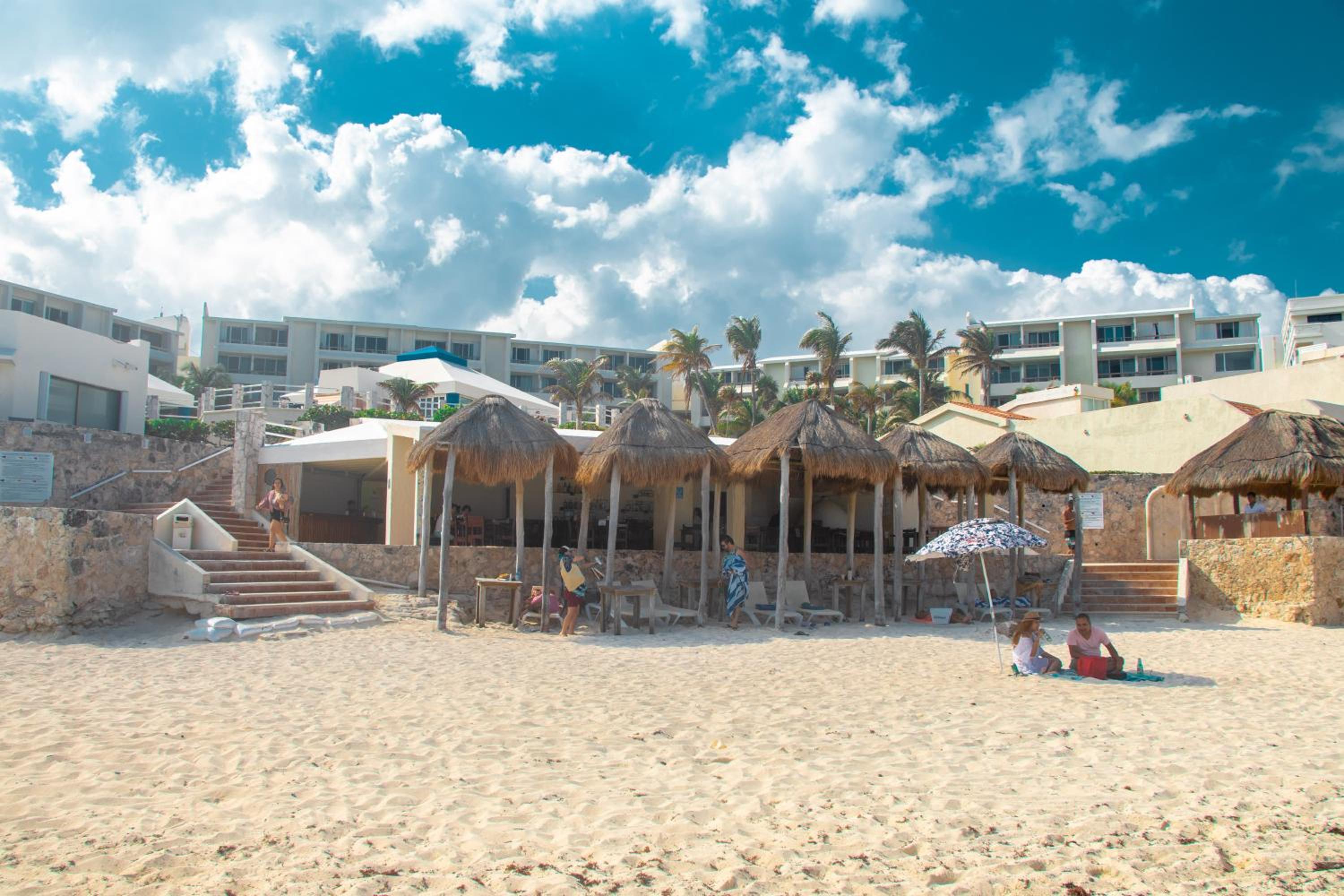 Beachfront apartments Cancun