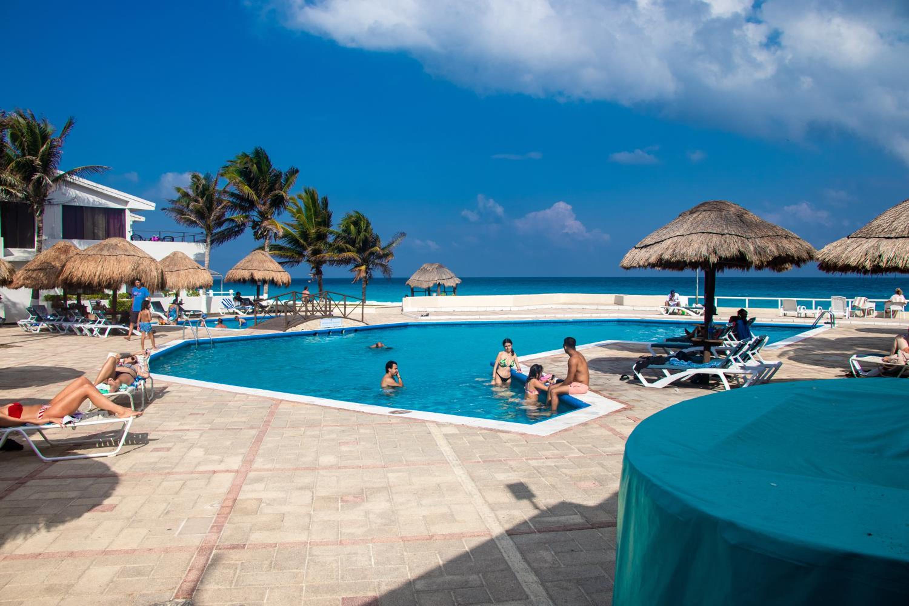Beachfront apartments Cancun