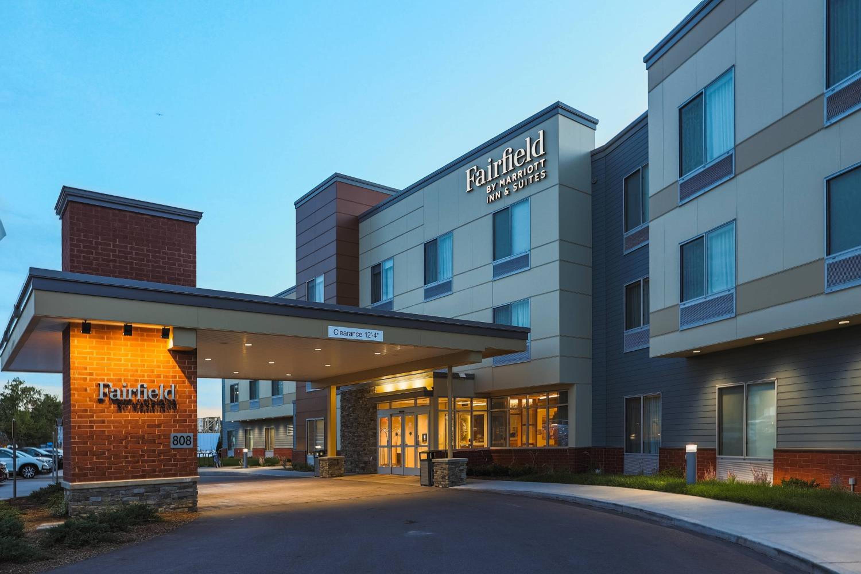 Marquette Vacations - Fairfield Inn  Suites Marquette - Property Image 6