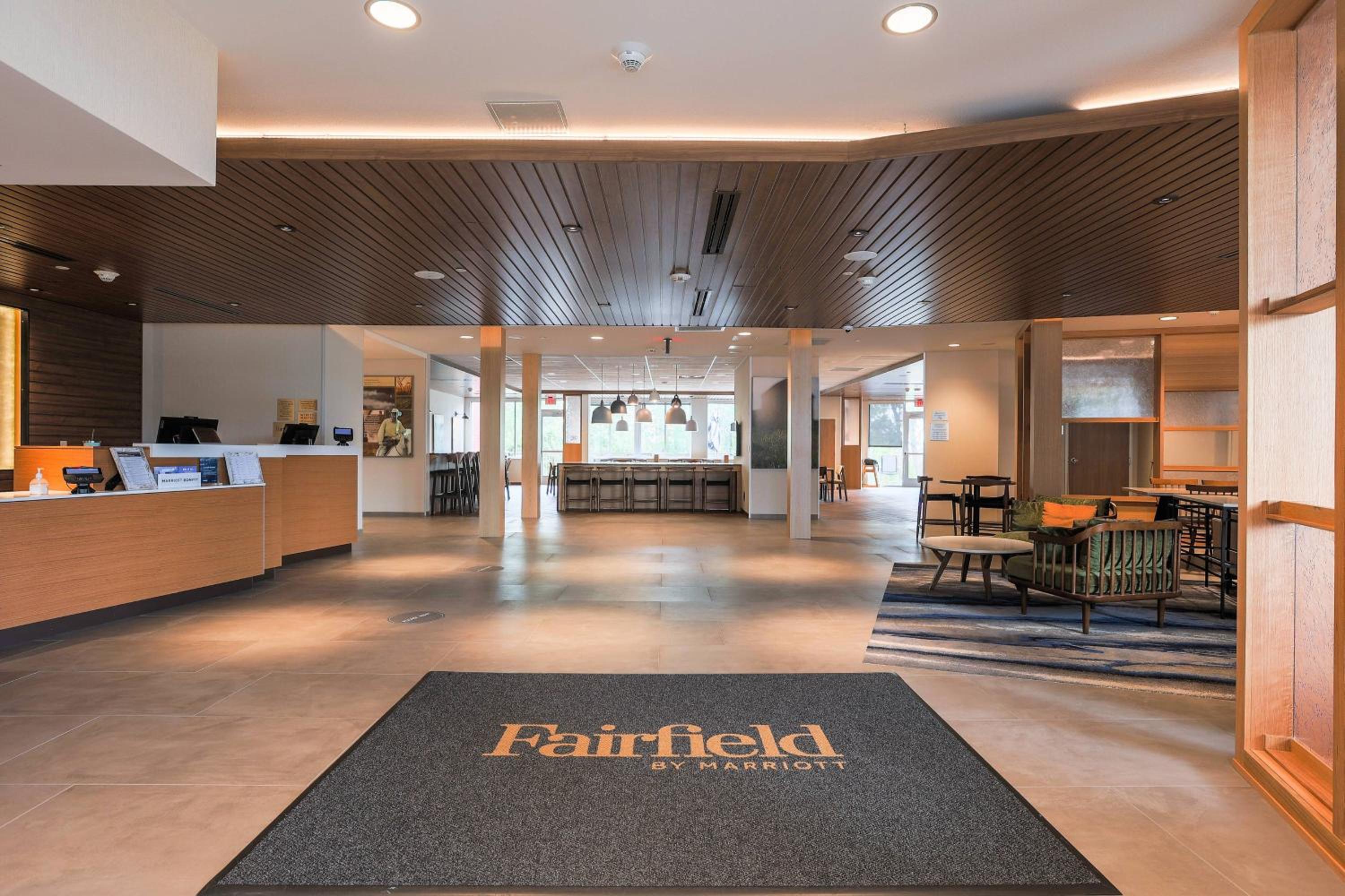 Marquette Vacations - Fairfield Inn  Suites Marquette - Property Image 9