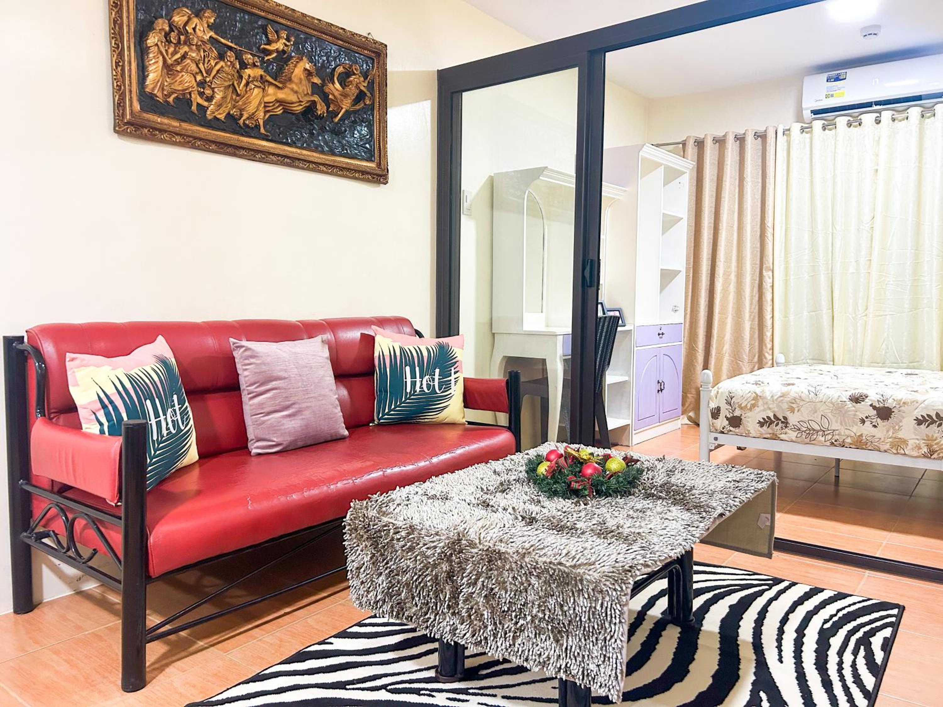 Affordable One Bedroom Condo in One Oasis 1726 view 4