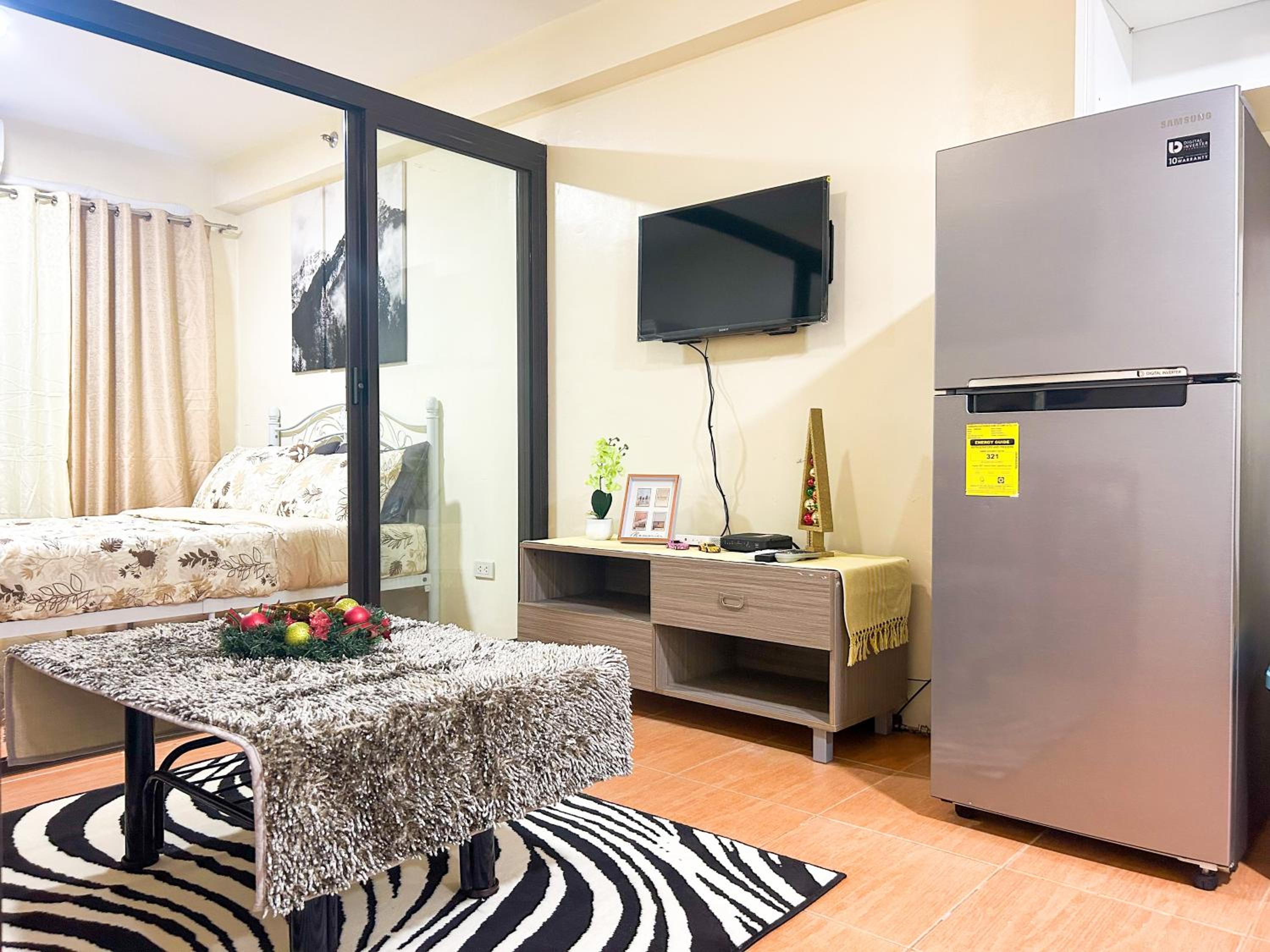 Affordable One Bedroom Condo in One Oasis 1726 view 5