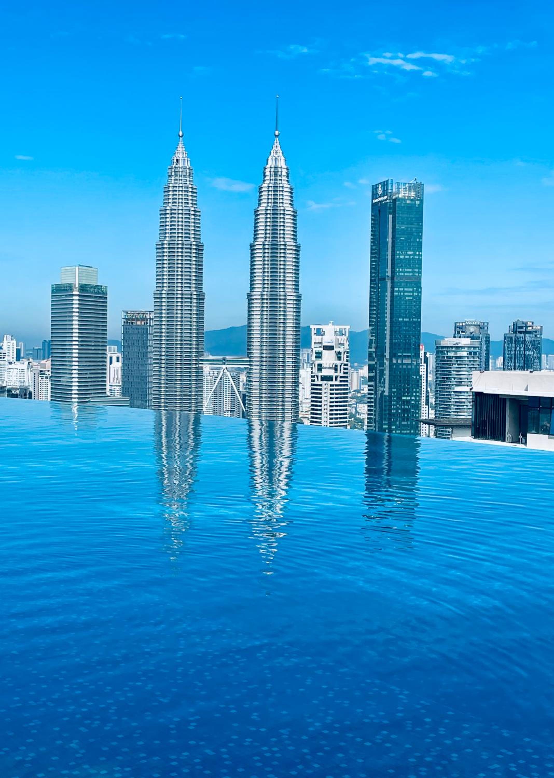Eaton residences KLCC m@h