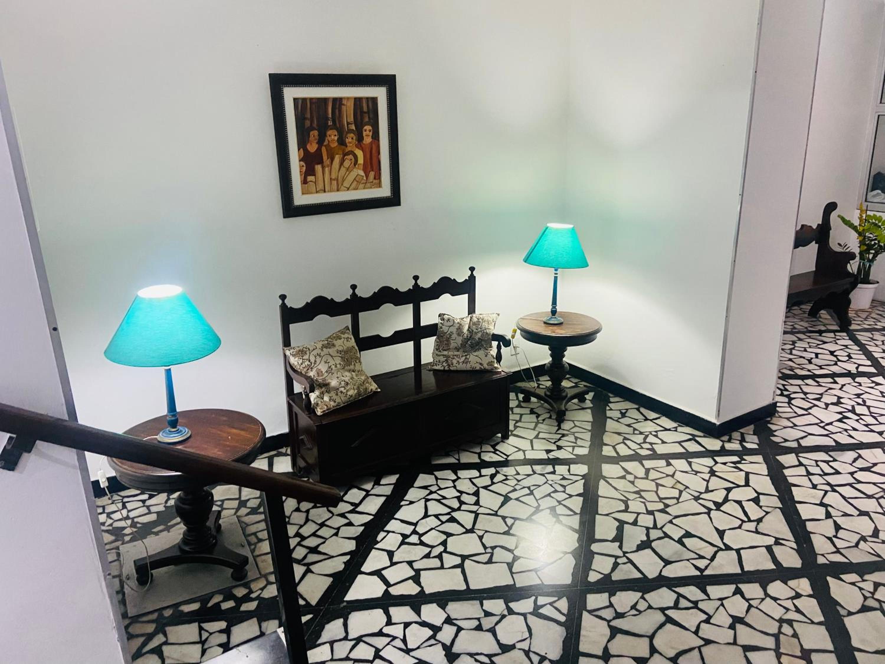 STUDIO COMPLETO na praia de COPACABANA, perto Ipanema Gal Osório, com ar, wifi, netflix, até 3 pessoas, pauloangerami SF138