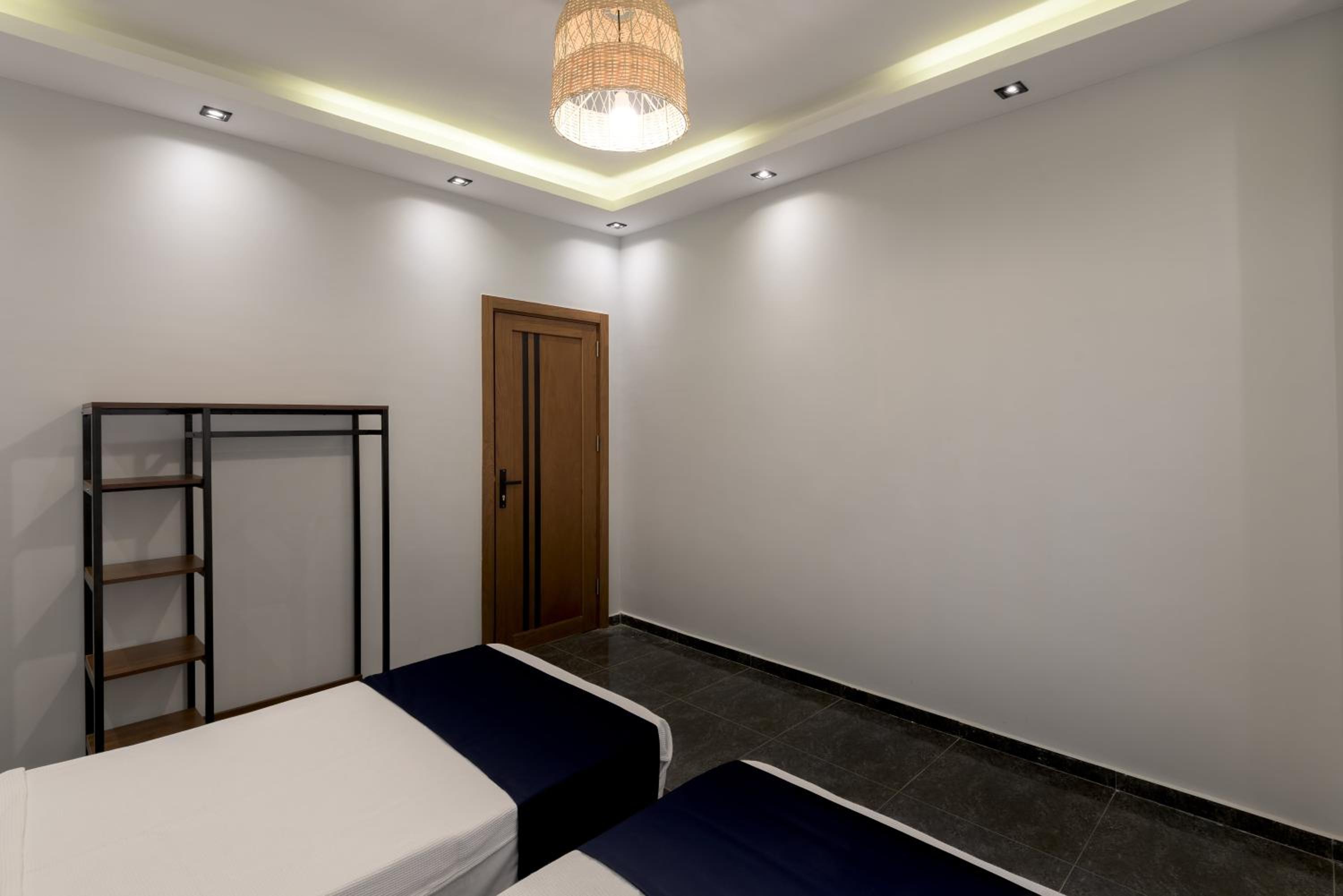 Travelholic AUC Residence
