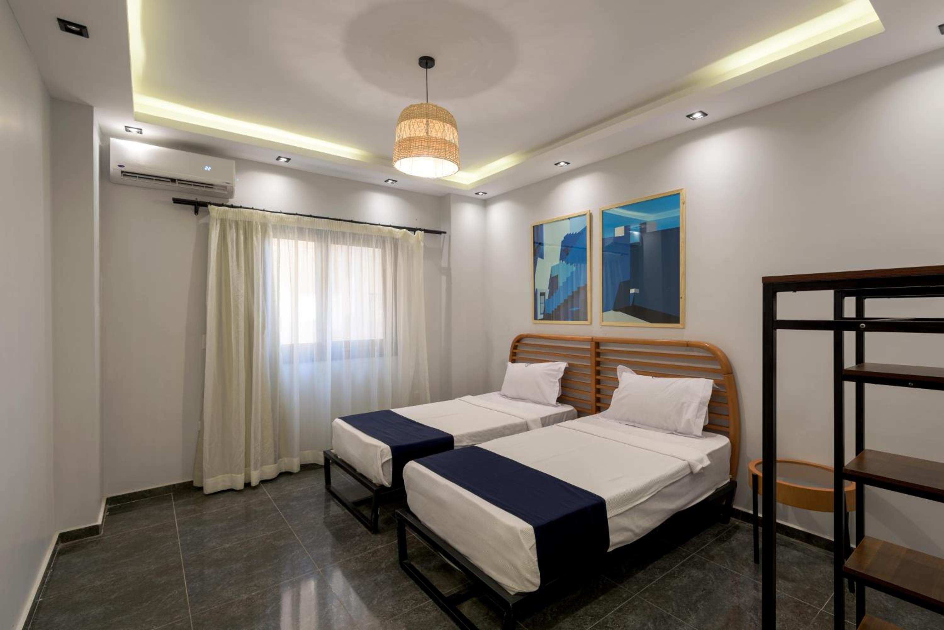 Travelholic AUC Residence