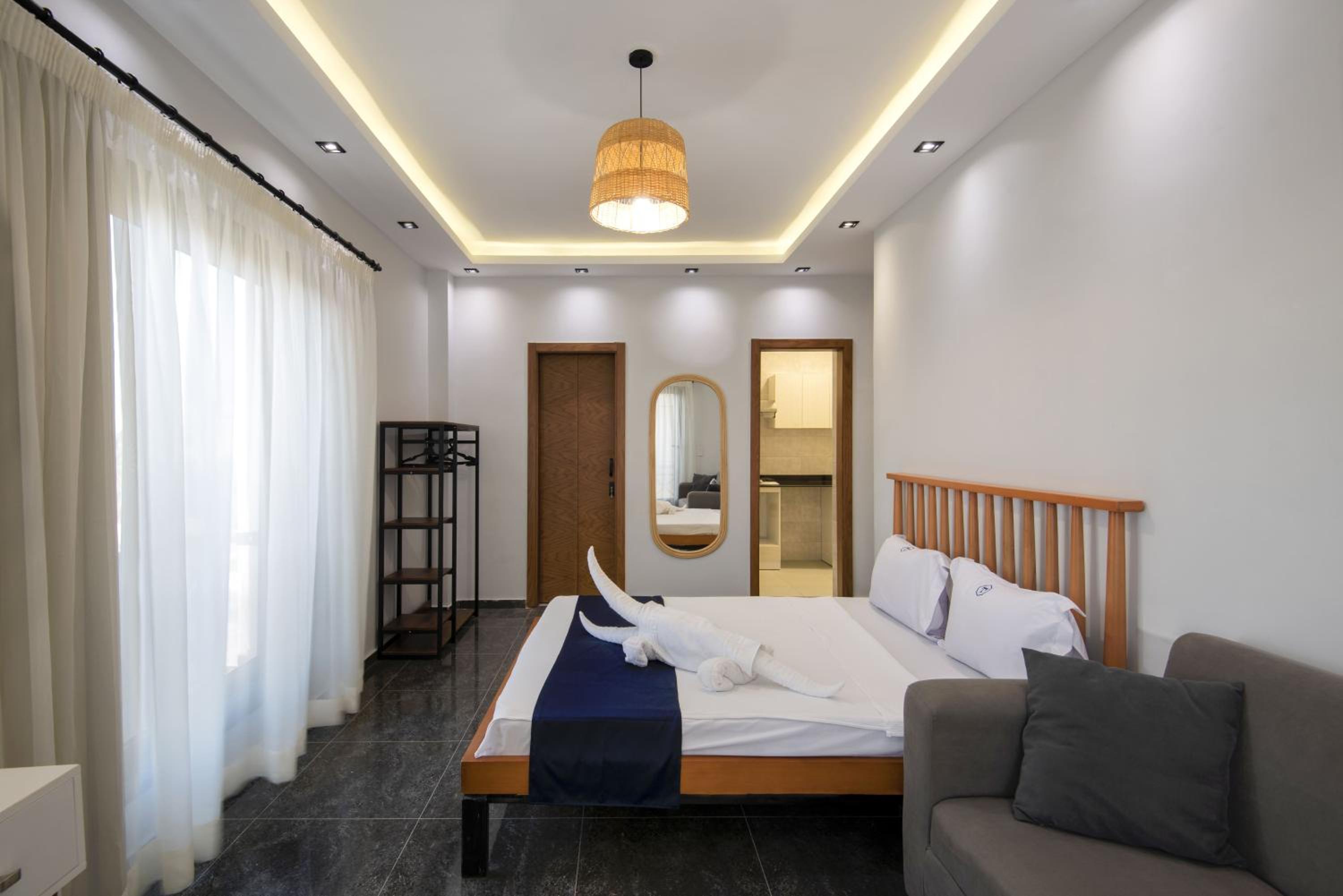 Travelholic AUC Residence