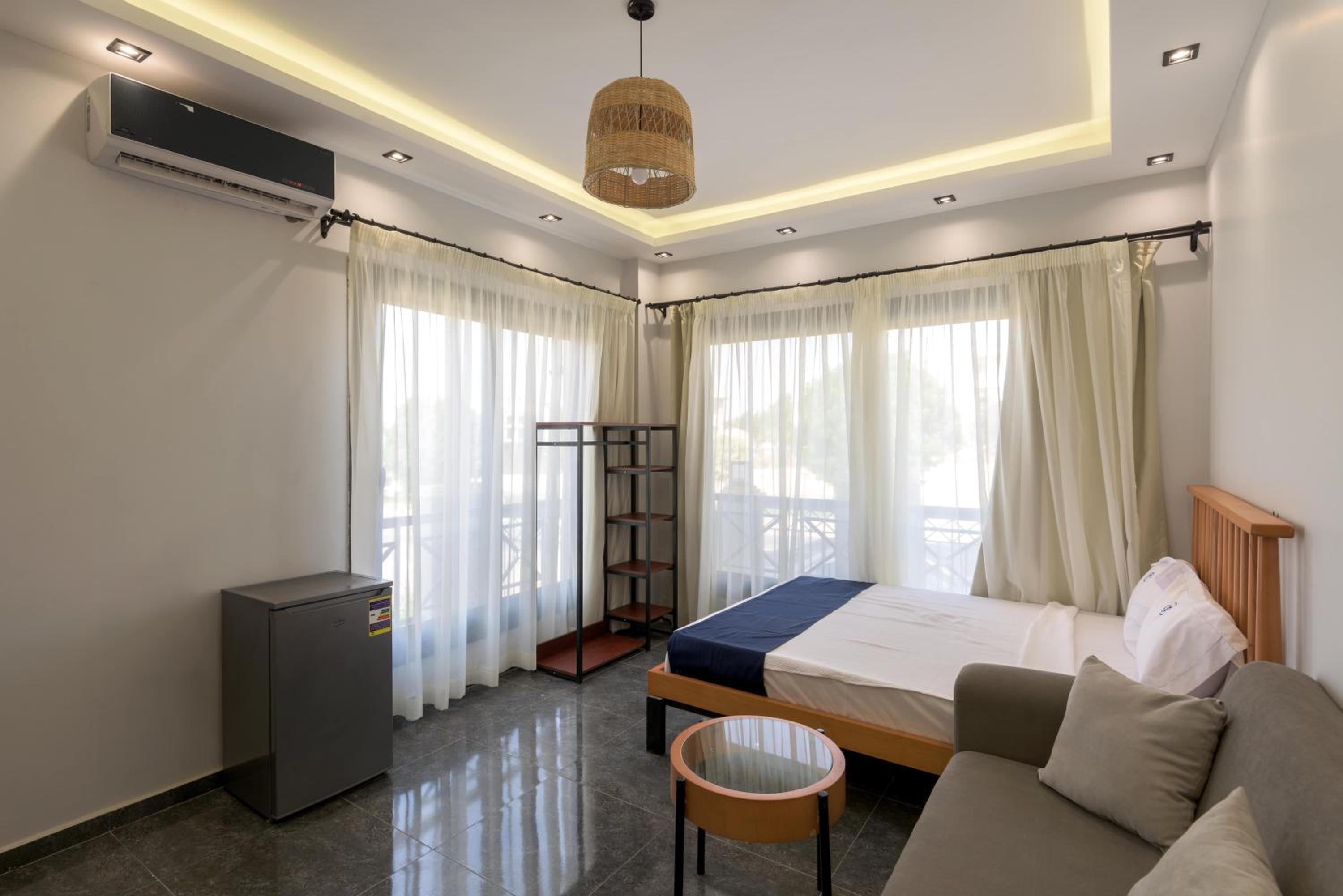 Travelholic AUC Residence
