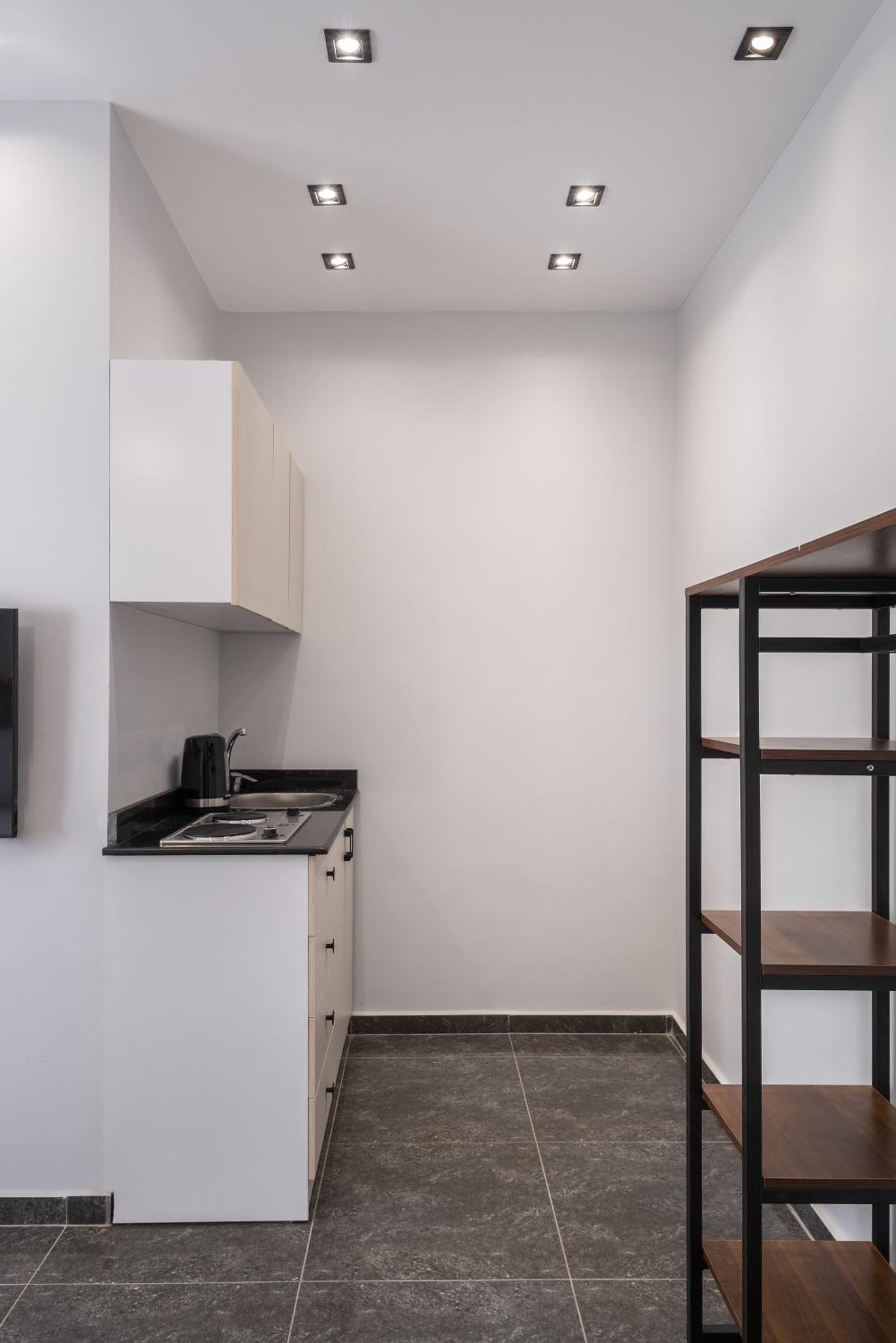 Travelholic AUC Residence