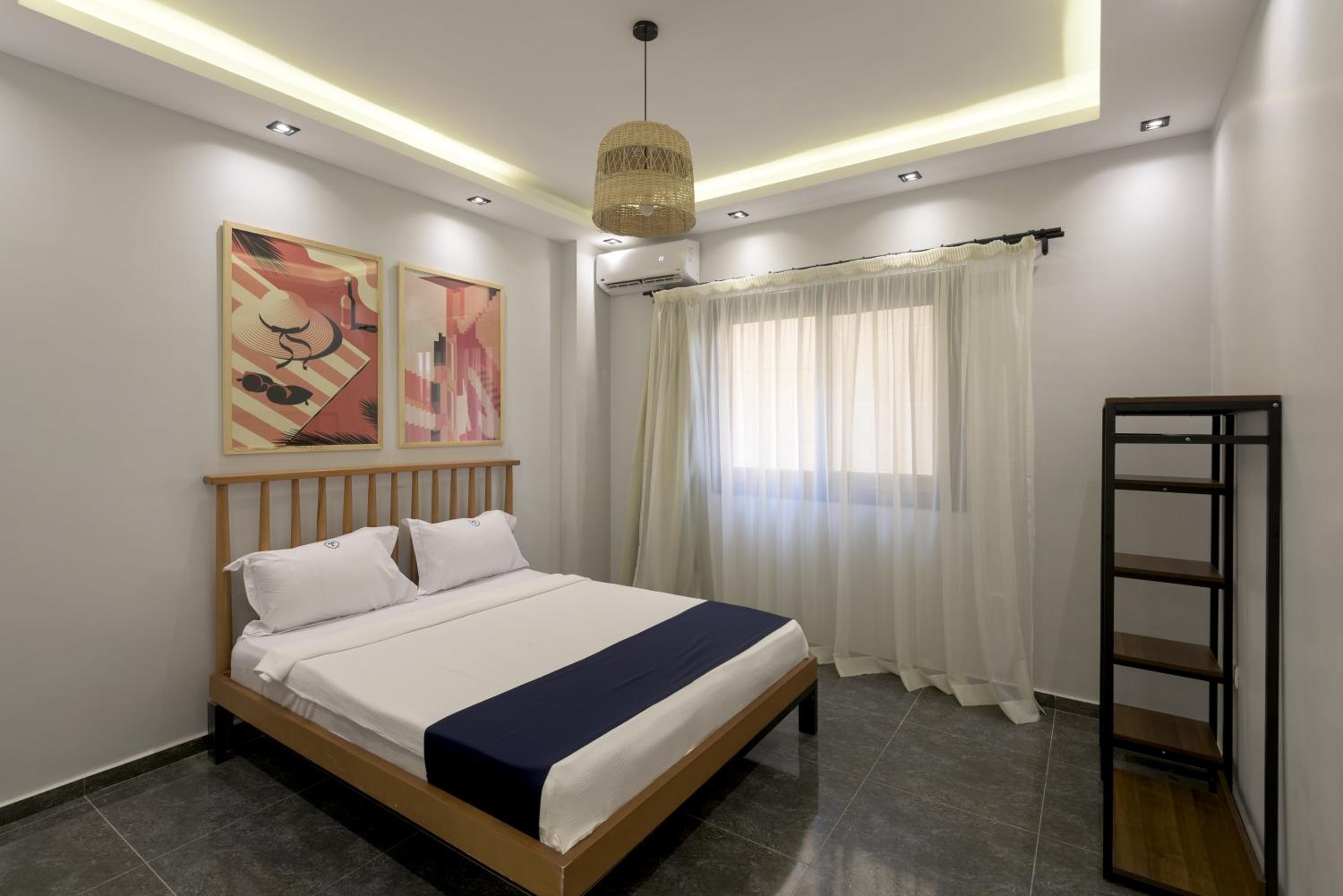 Travelholic AUC Residence