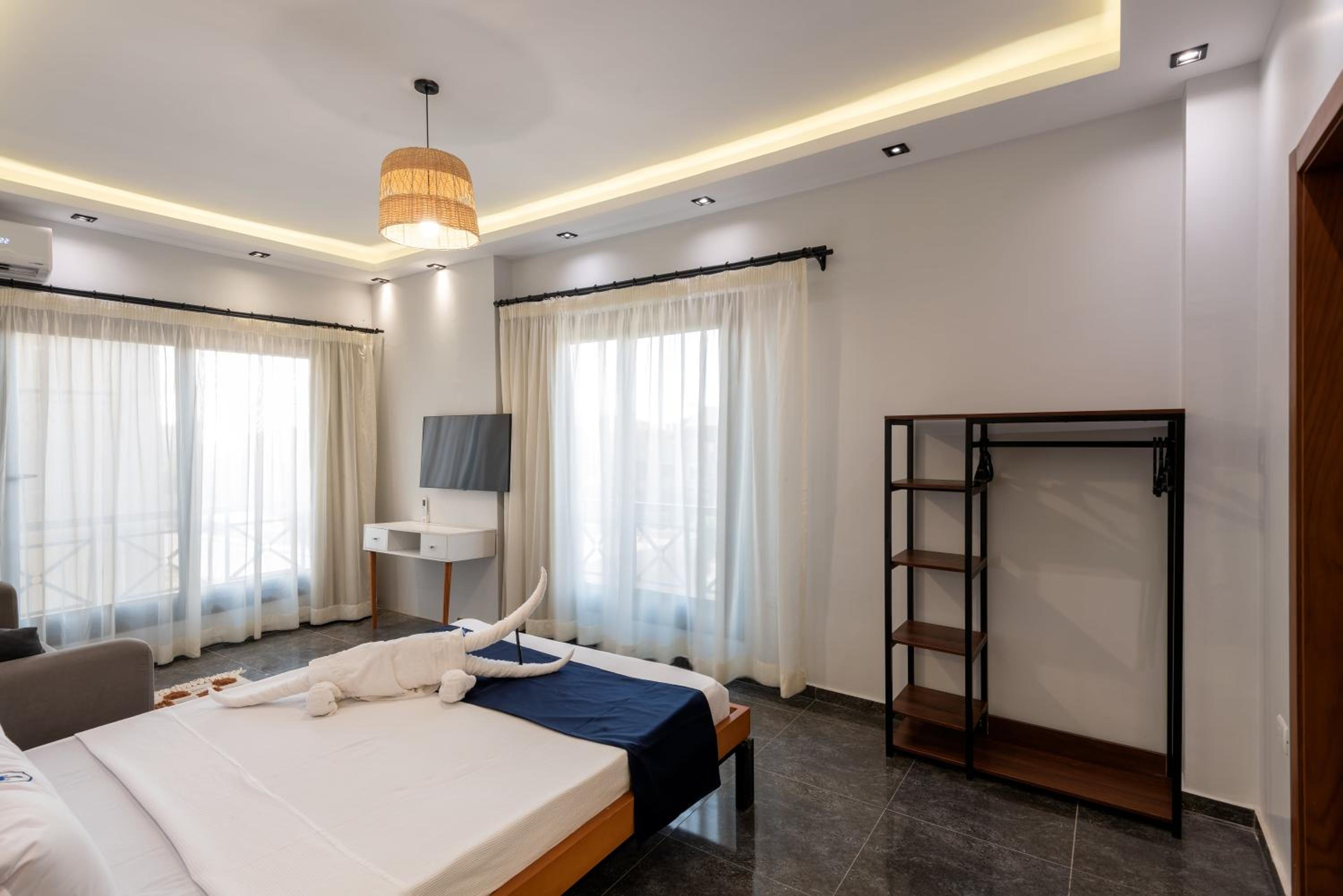 Travelholic AUC Residence