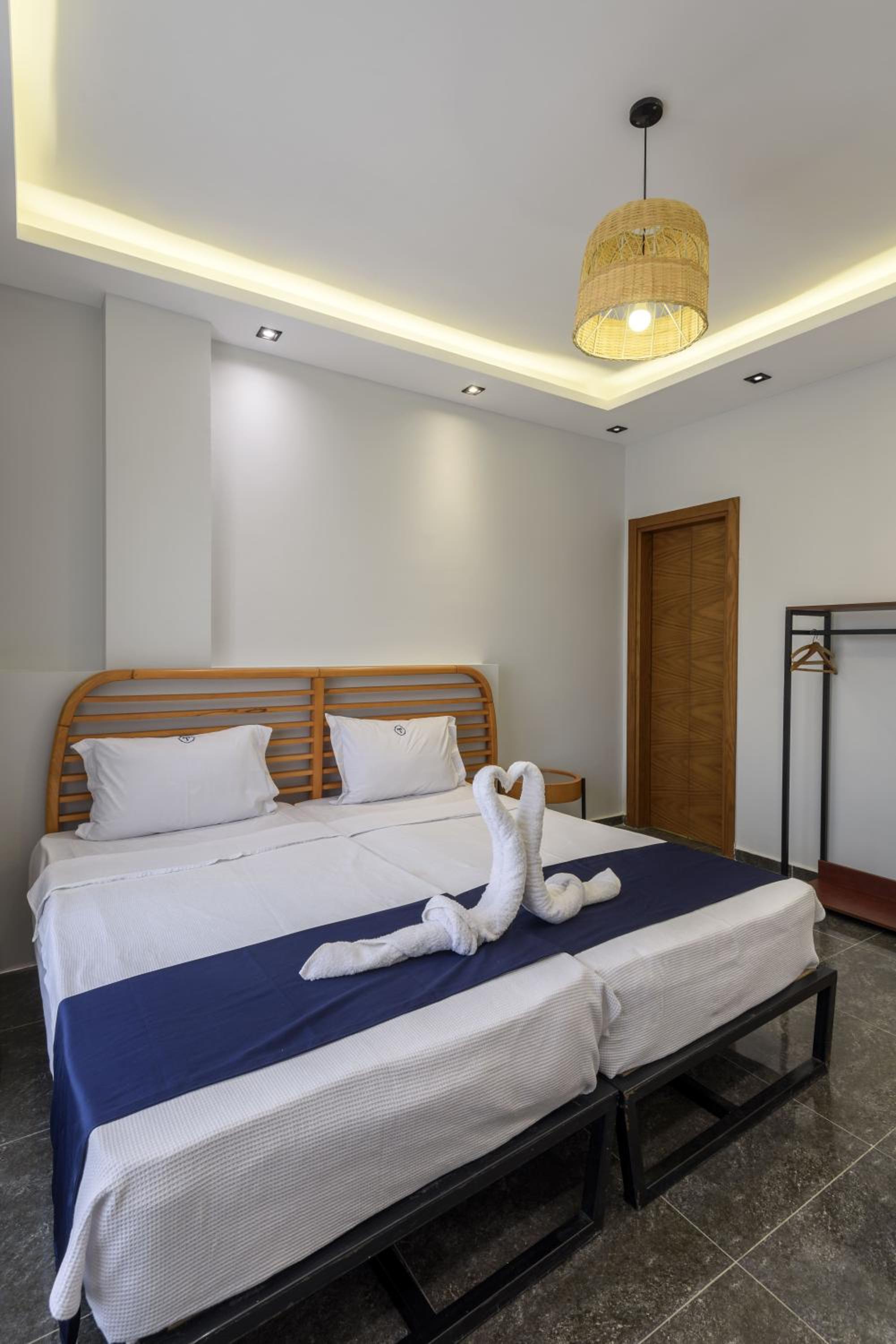 Travelholic AUC Residence