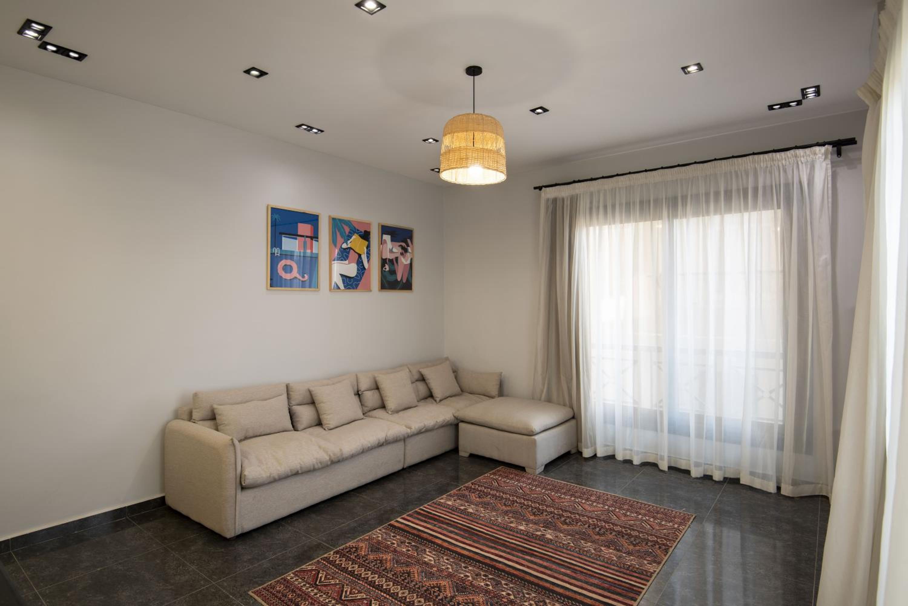 Travelholic AUC Residence
