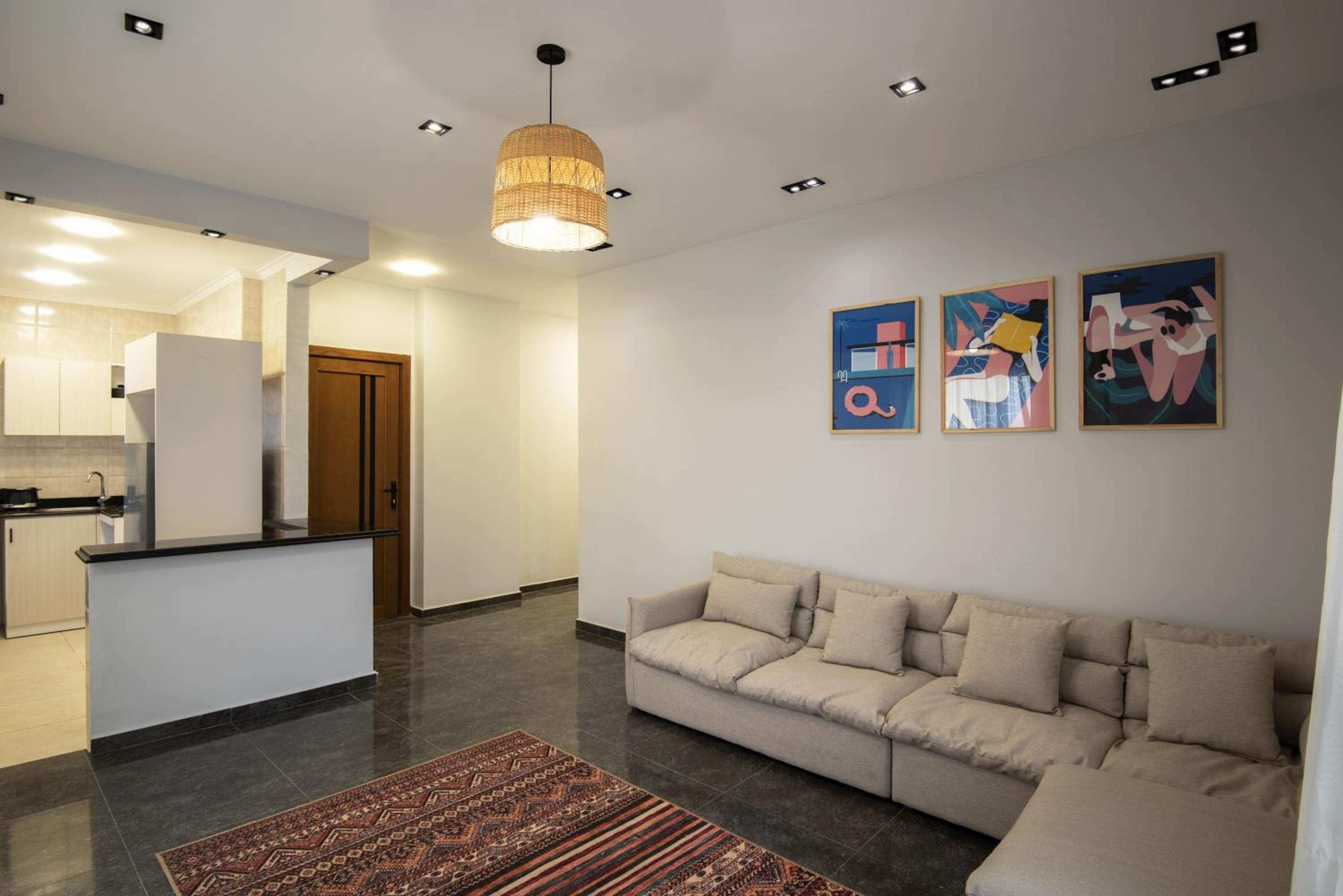 Travelholic AUC Residence