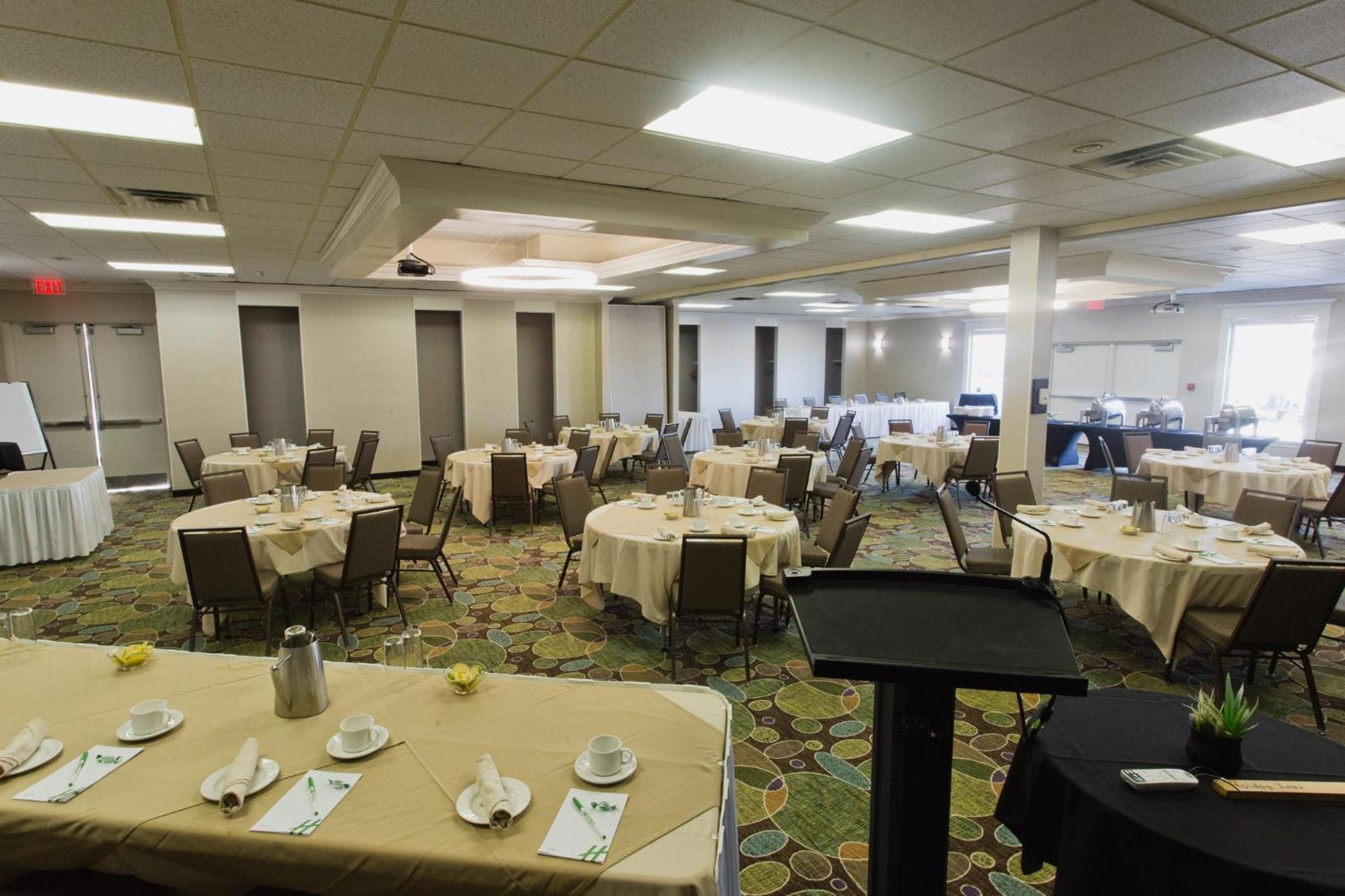 Peterborough Vacations - Holiday Inn Hotel Peterborough Waterfront, an IHG Hotel - Property Image 4