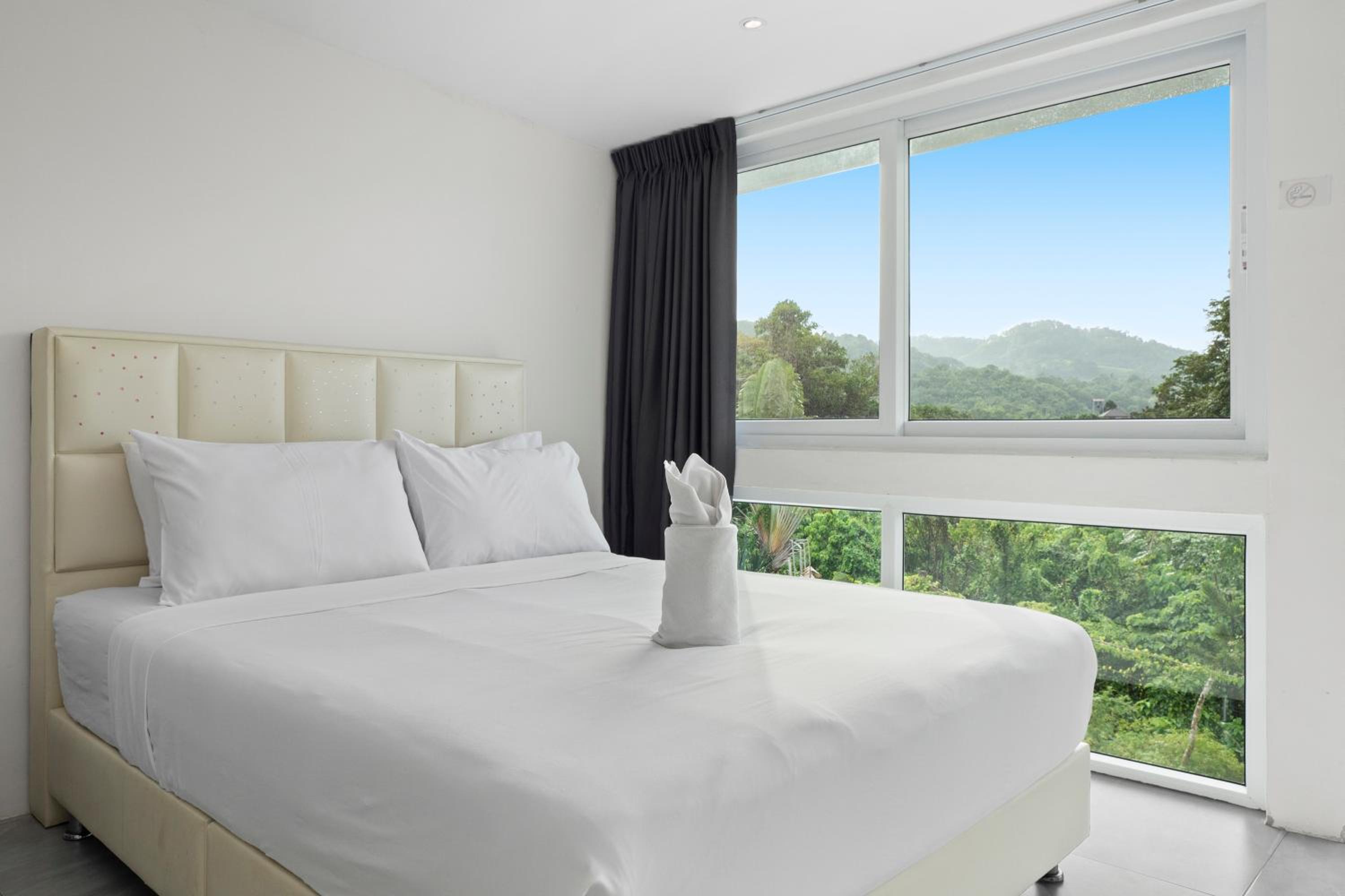 4 bedrooms & bathroom for up to 12 guests 7kms to Patong beach at The Fairways golf villas view 3