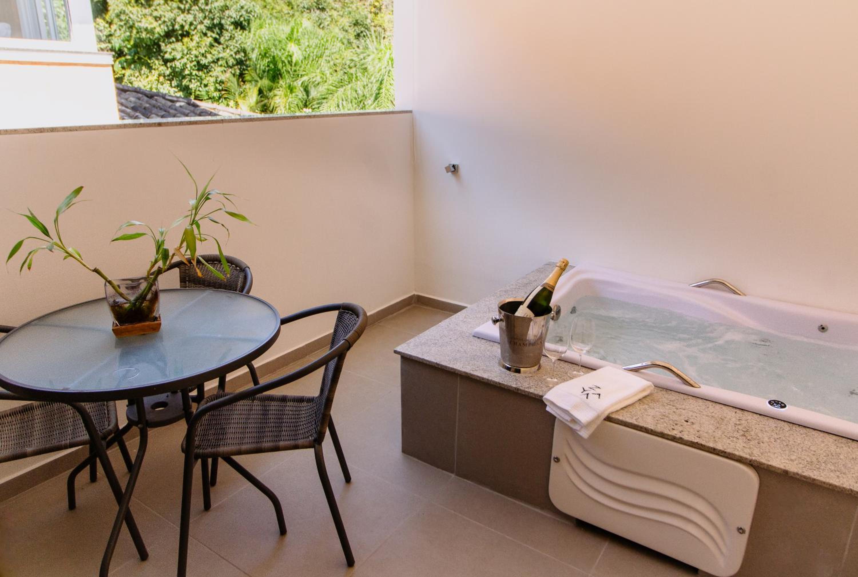 Hotel Beach House Com Jacuzzi Em Ilhabela