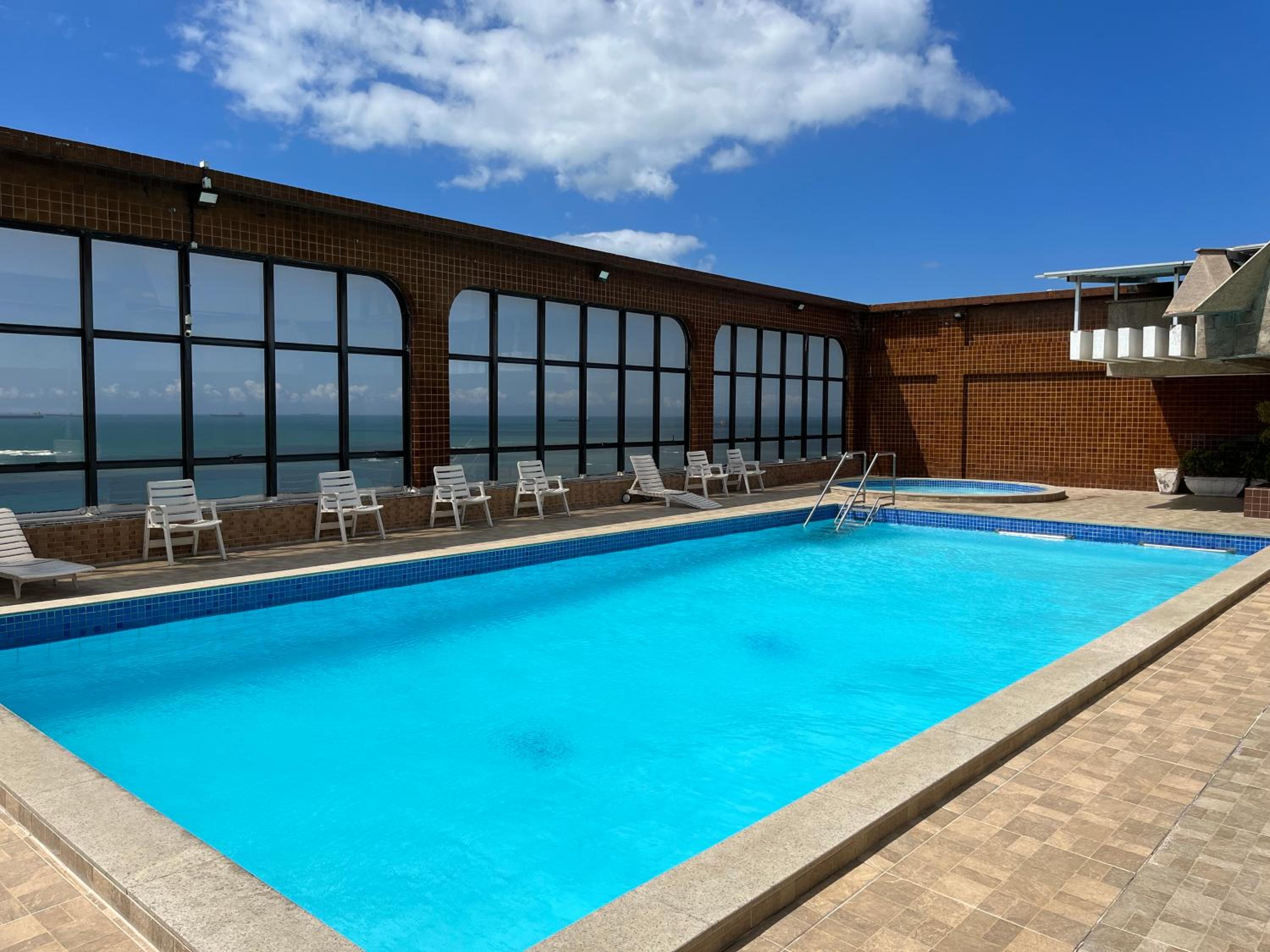 Apartamento com vista da praia da Costa 615