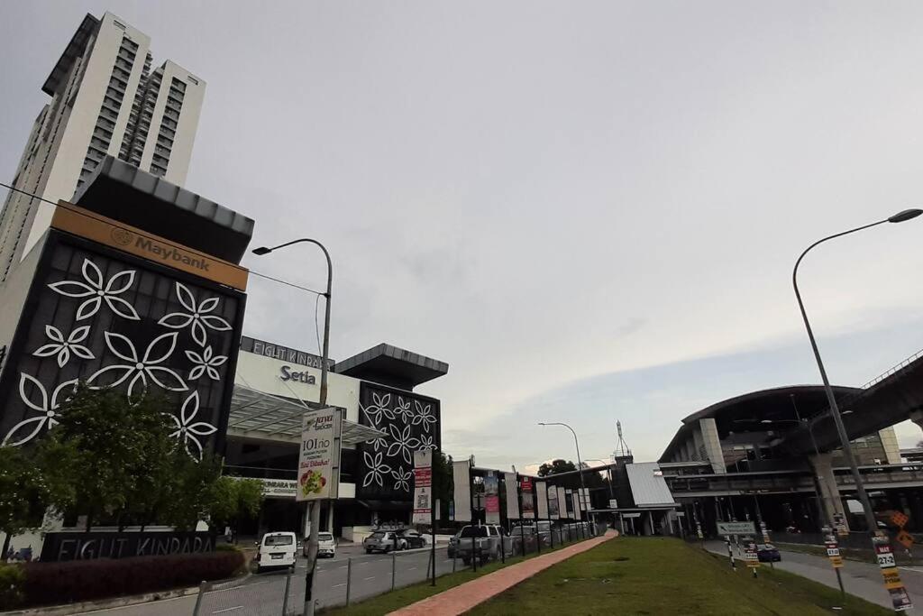 mozhouze studio @ 8 Kinrara Service Apartment photo 5