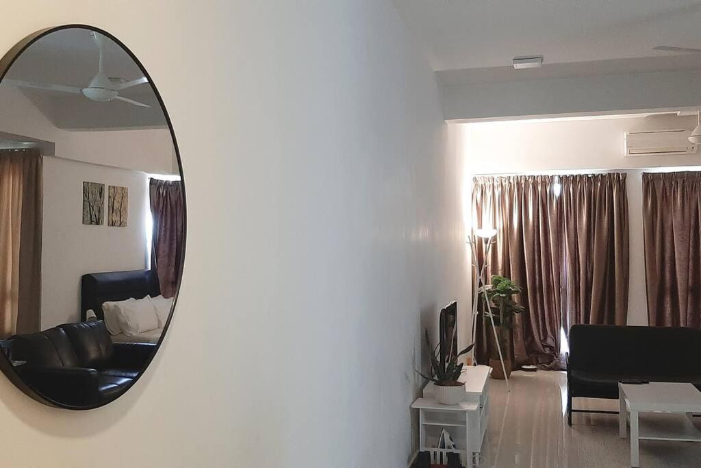 mozhouze studio @ 8 Kinrara Service Apartment view 3