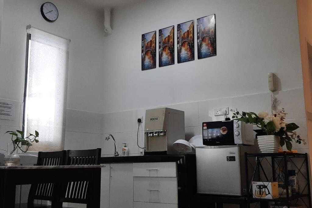 mozhouze studio @ 8 Kinrara Service Apartment view 4