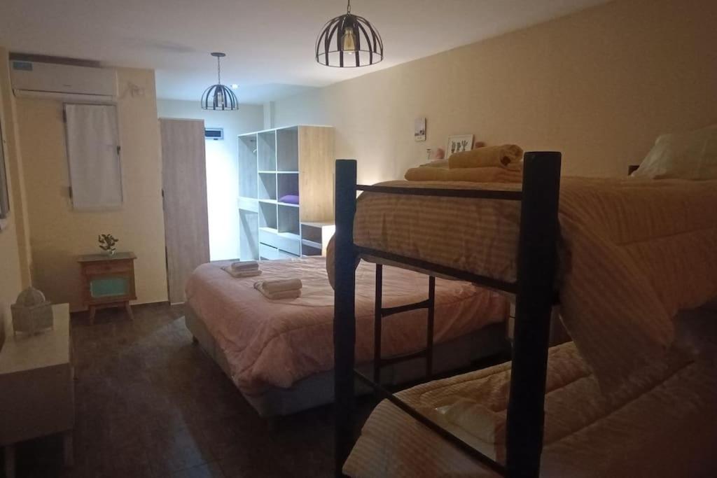 Casa Olivia- Alojamiento con piscina - Aeropuerto Ezeiza