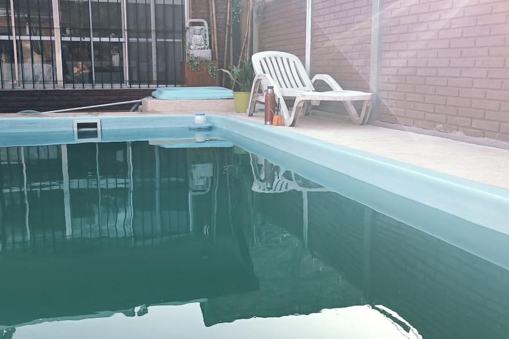 Casa Olivia- Alojamiento con piscina - Aeropuerto Ezeiza
