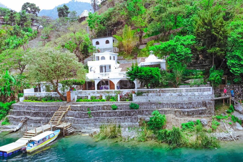 El Castillo en el Lago Atitlán view 5