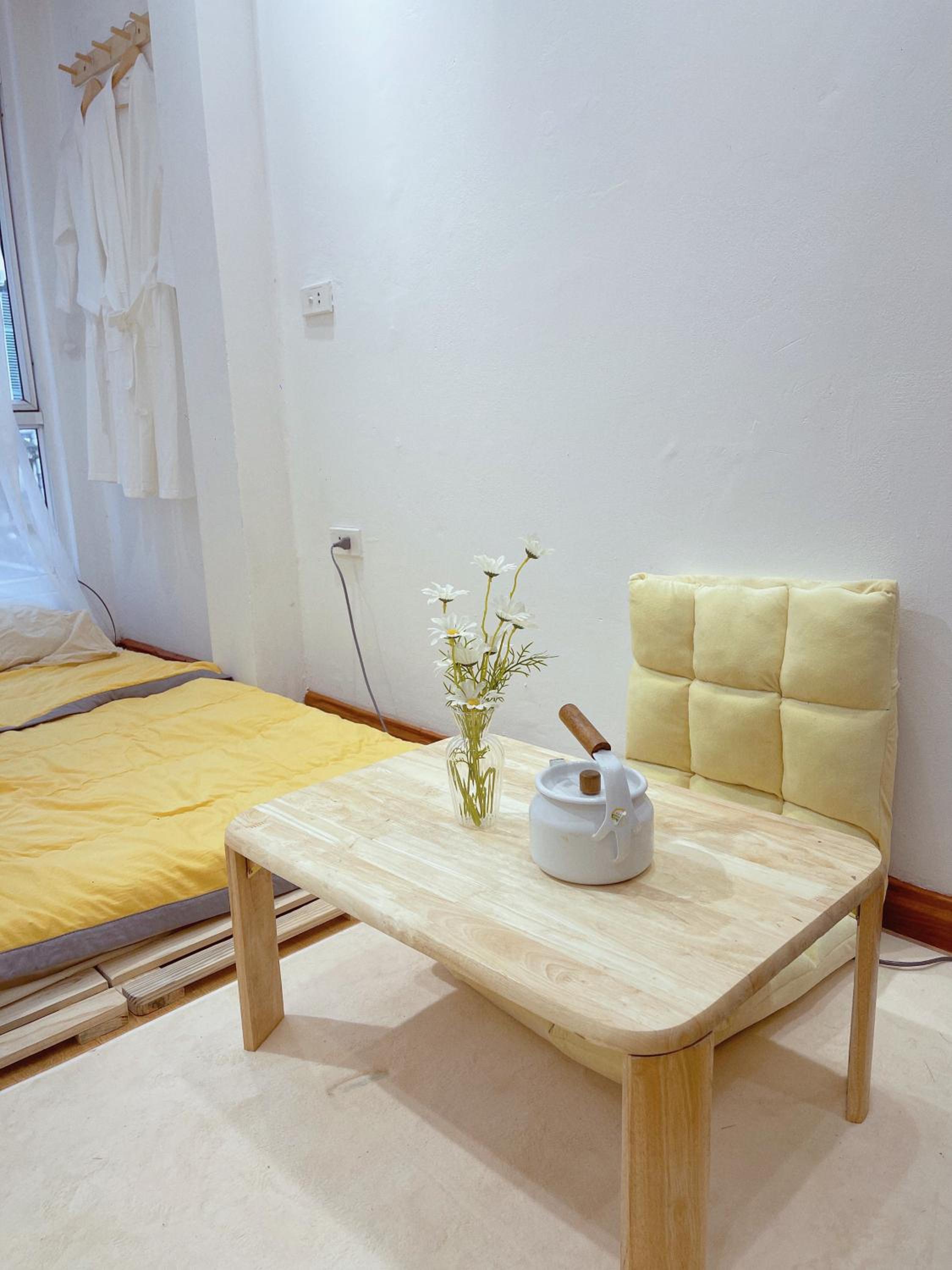 Bright Large Window Room Private External Bathroom
