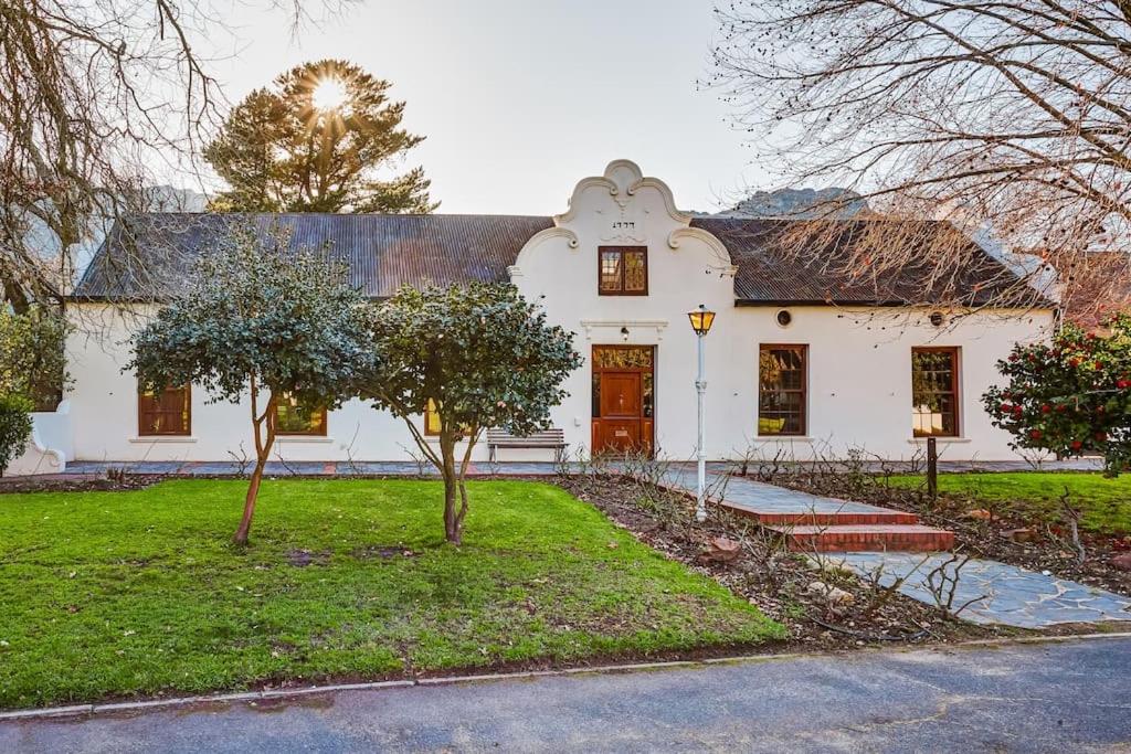 Le Arc Manor House view 5