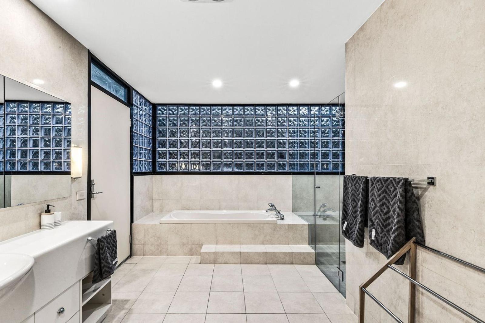Orton Oceanview Luxury Retreat