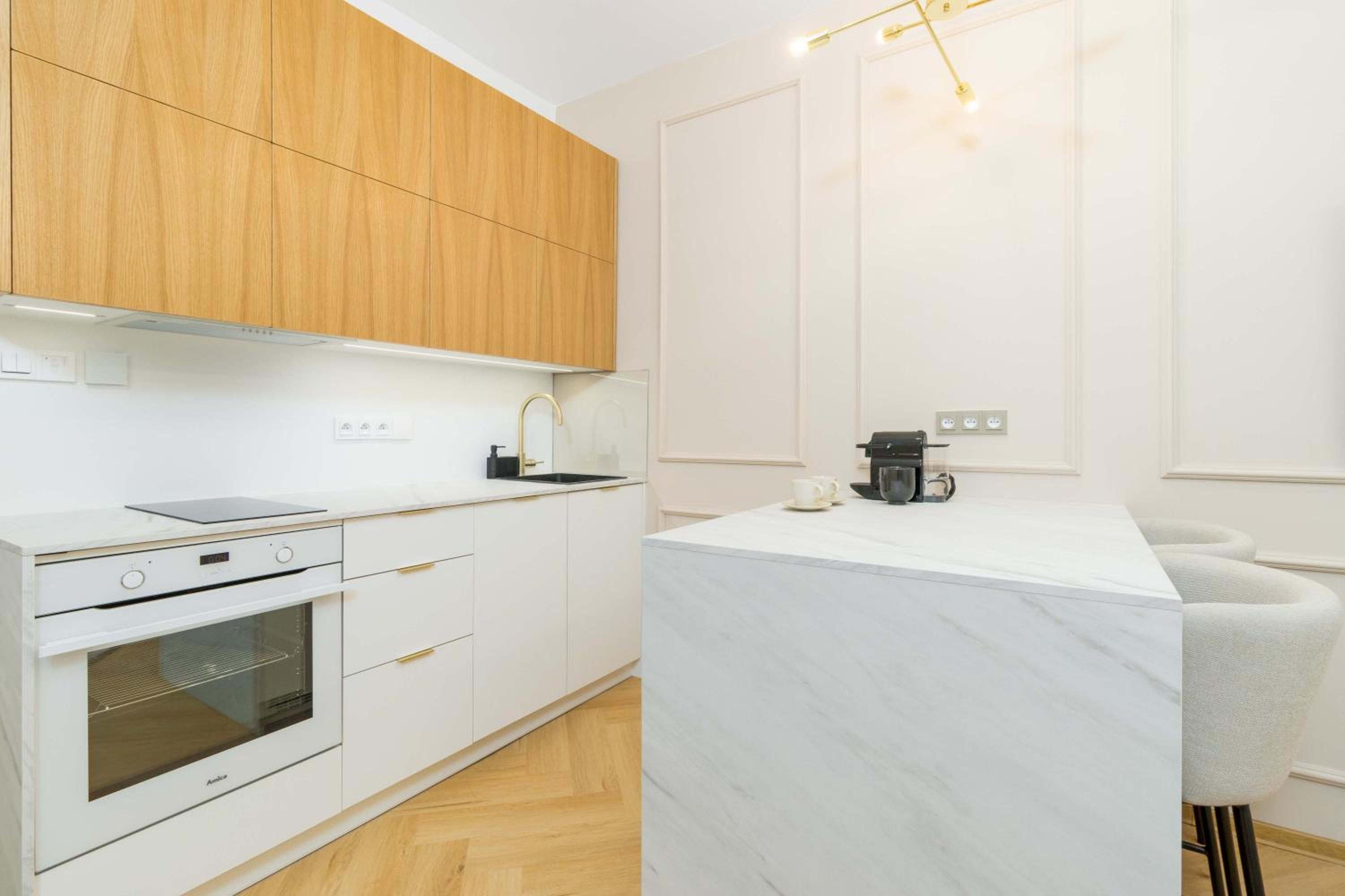 New Stylish Apartment Deluxe - Close to Downtown