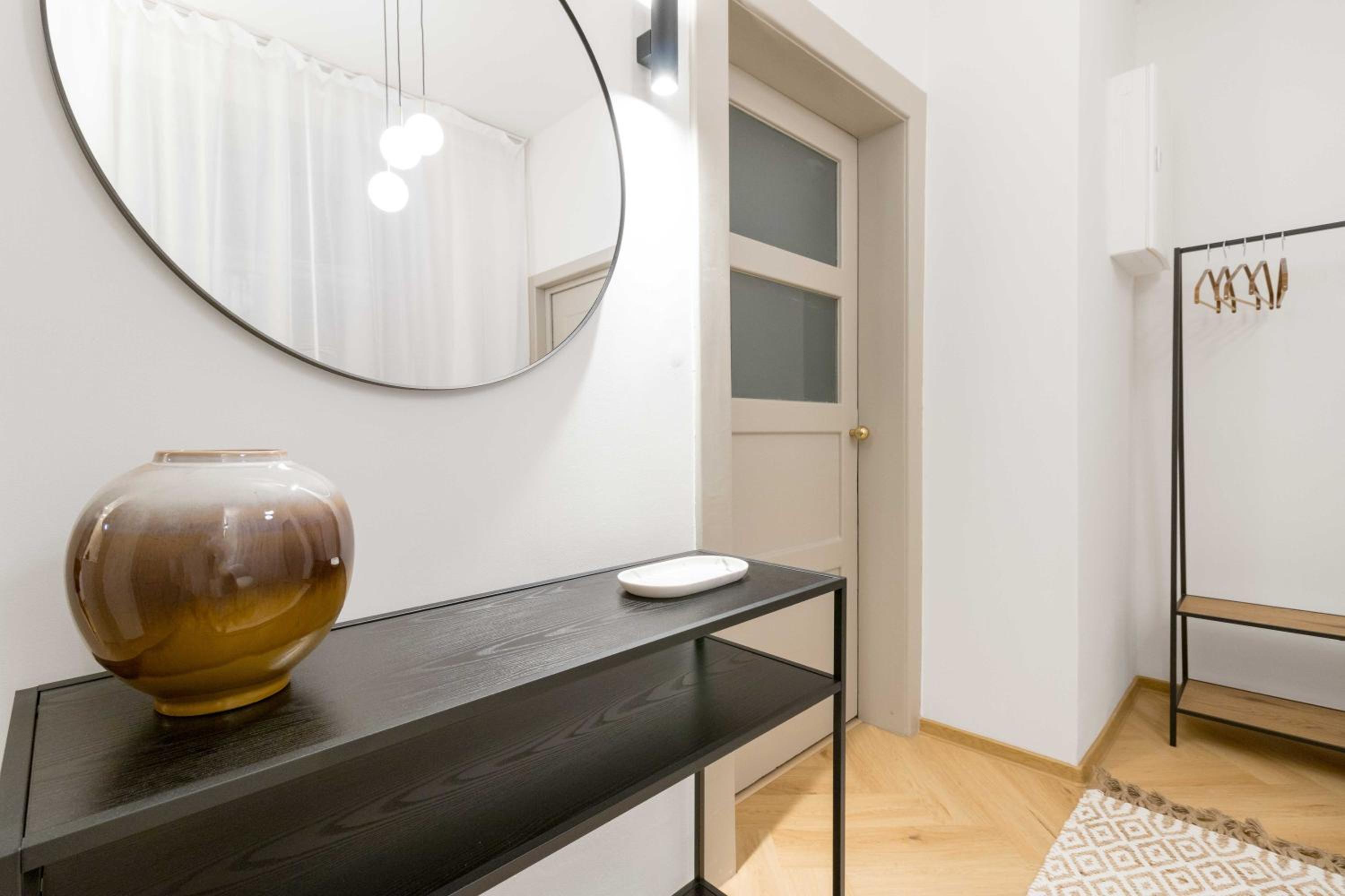 New Stylish Apartment Deluxe - Close to Downtown