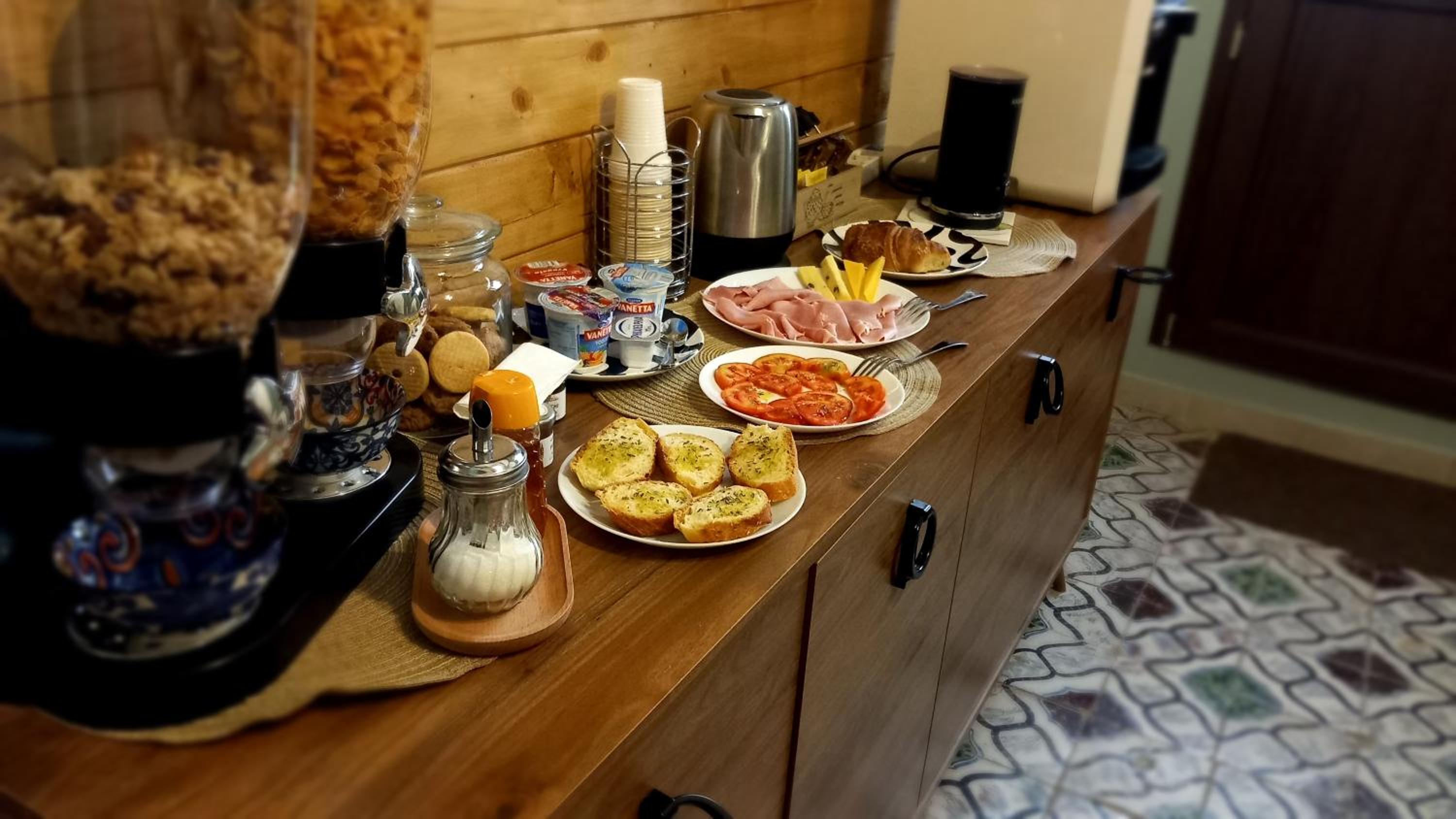 Cantunera SicilianRoom view 4