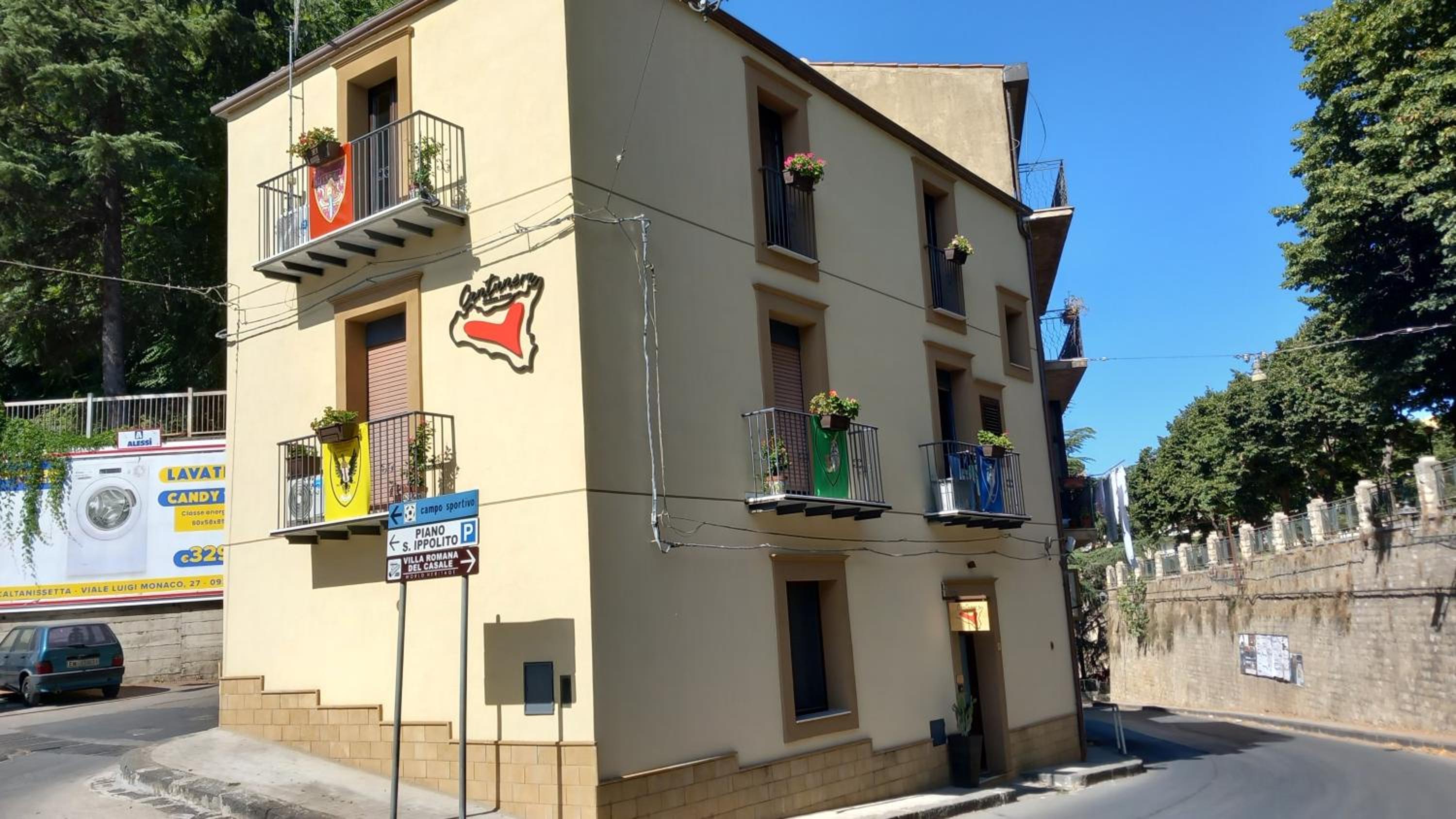 Cantunera SicilianRoom view 5