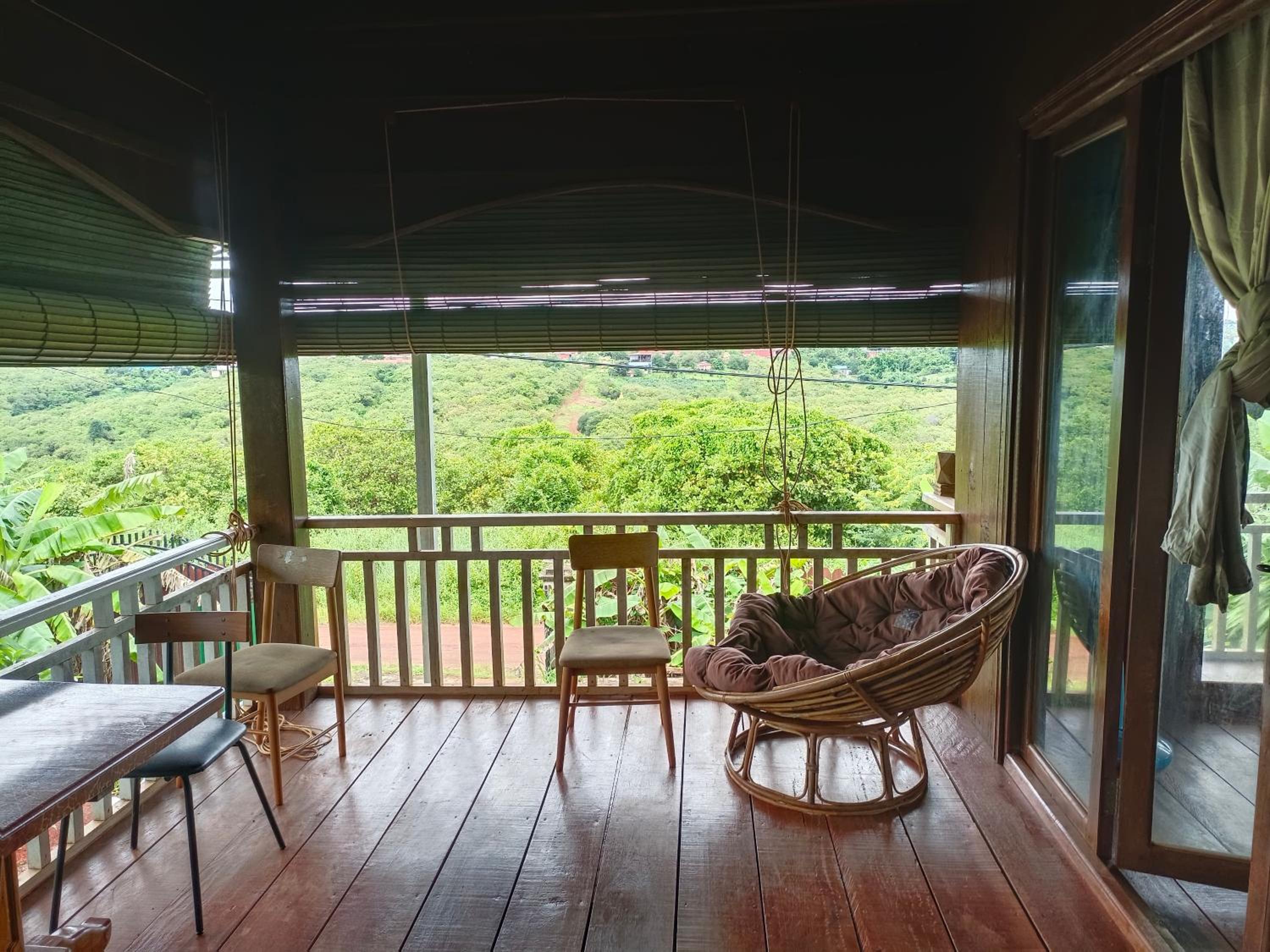 Banlung Hill Top House &Trekking