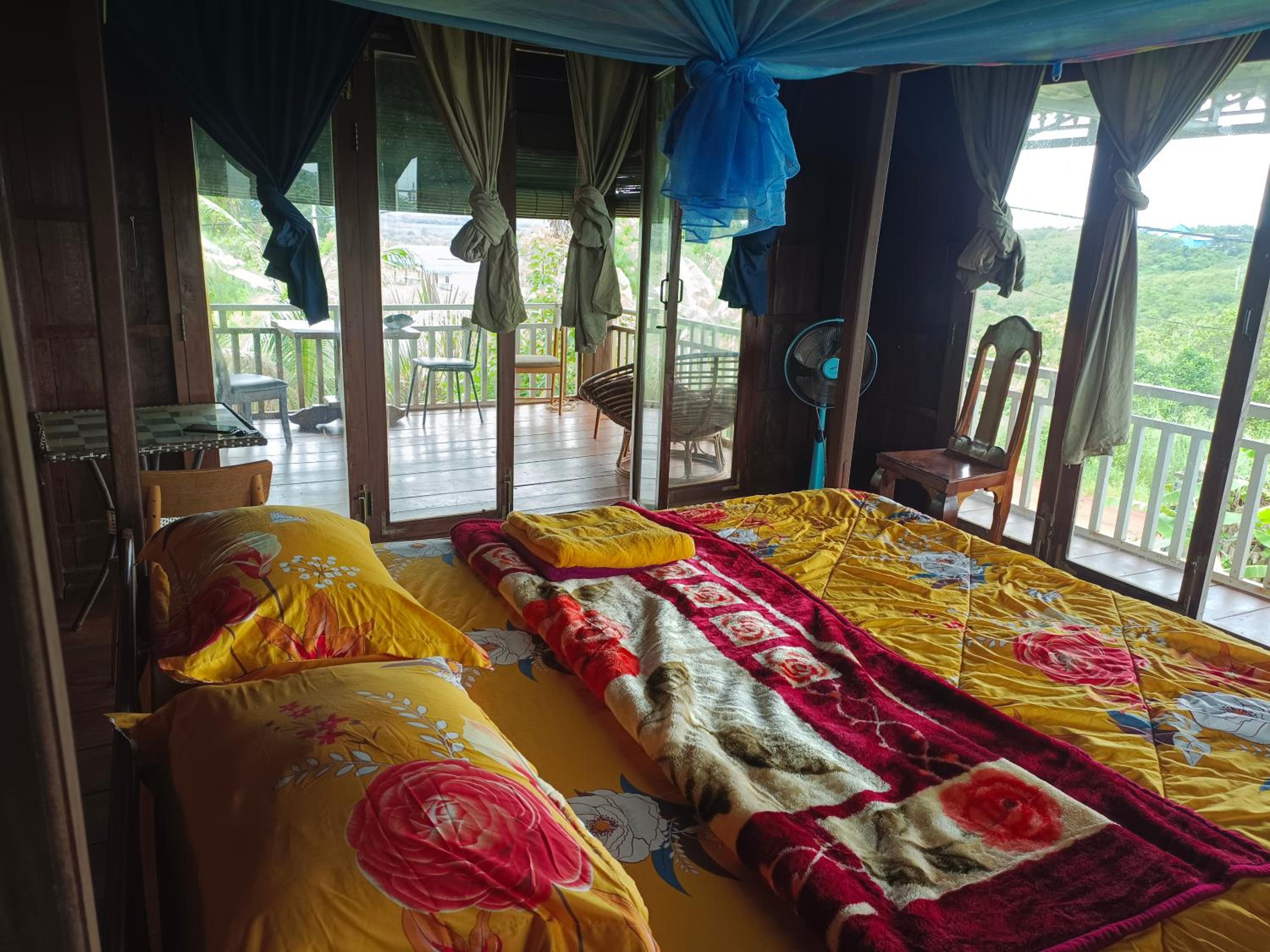 Banlung Hill Top House &Trekking