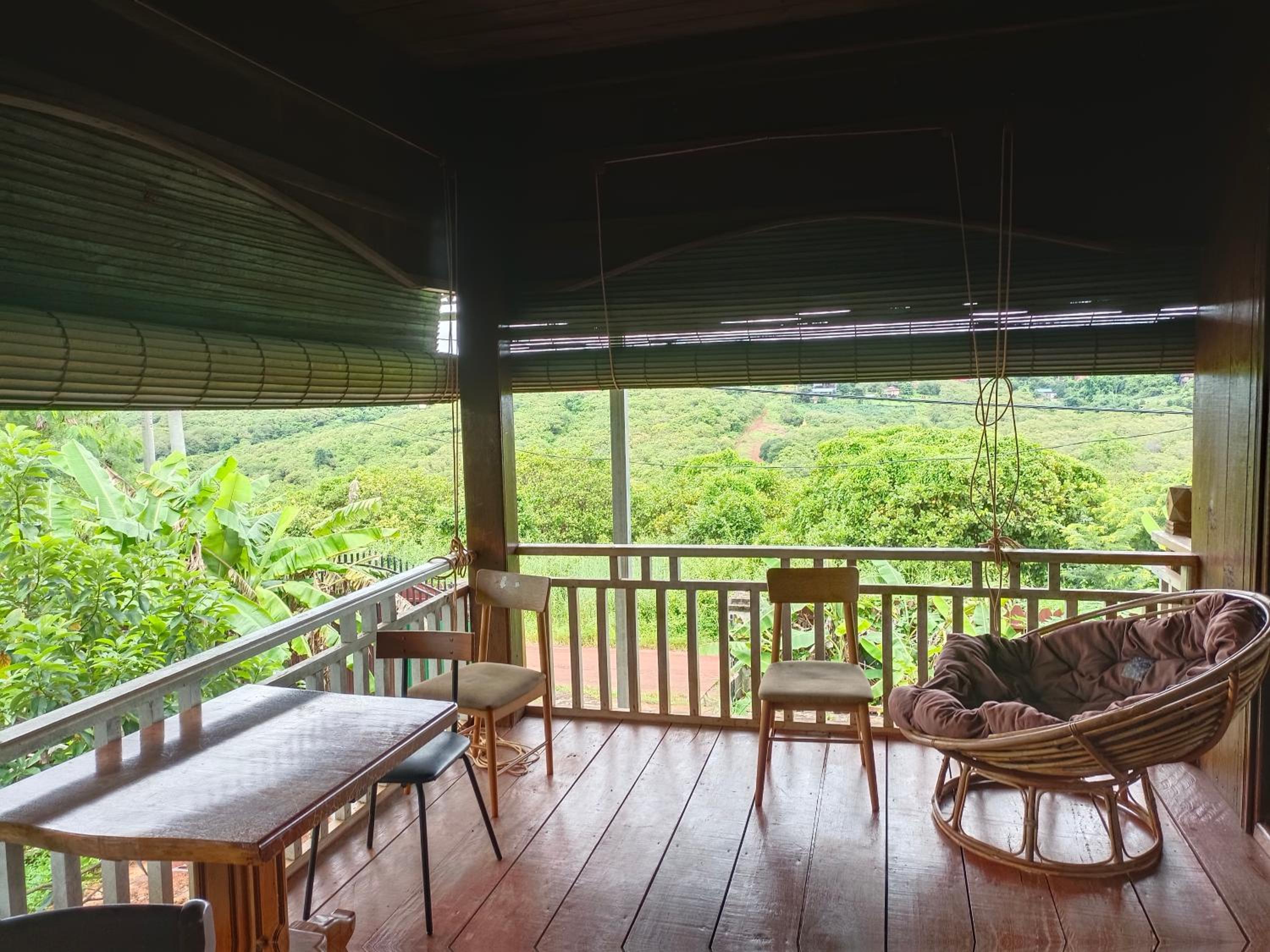 Banlung Hill Top House &Trekking