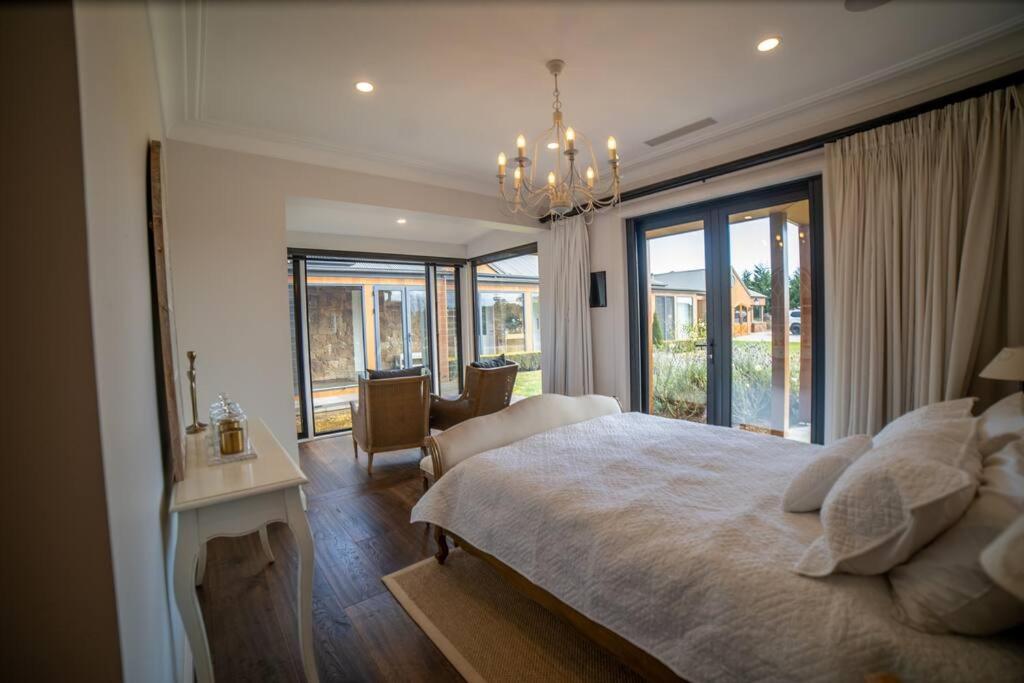 'Yuruga'- Vineyard Stay in Southern Highlands
