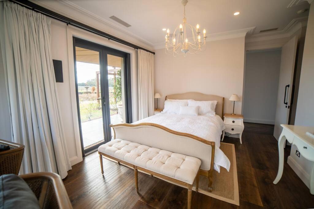 'Yuruga'- Vineyard Stay in Southern Highlands