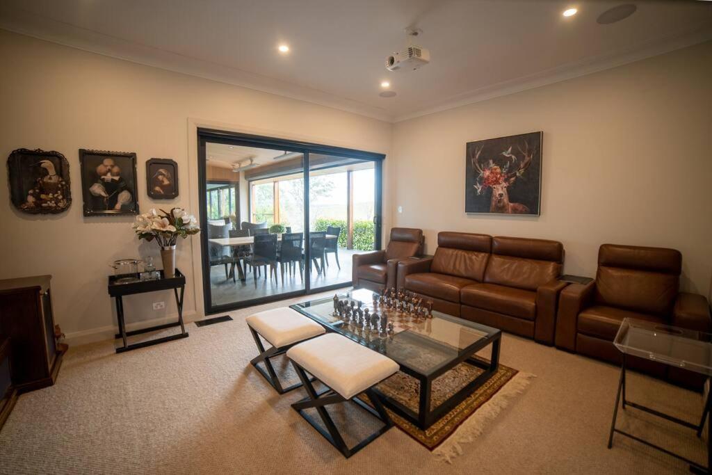 'Yuruga'- Vineyard Stay in Southern Highlands