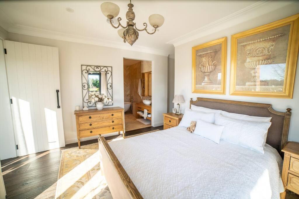 'Yuruga'- Vineyard Stay in Southern Highlands