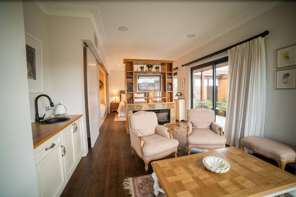 'Yuruga'- Vineyard Stay in Southern Highlands