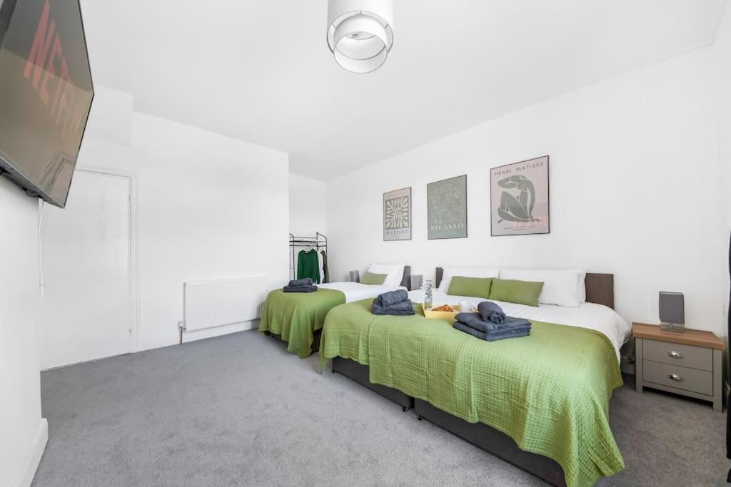 Spacious Home In The Heart of West Yorkshire view 2