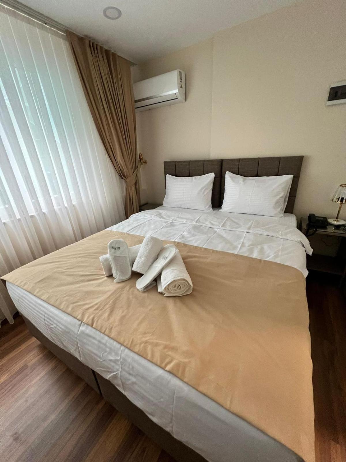 Taksim Nacre 360 Suit - Image 24